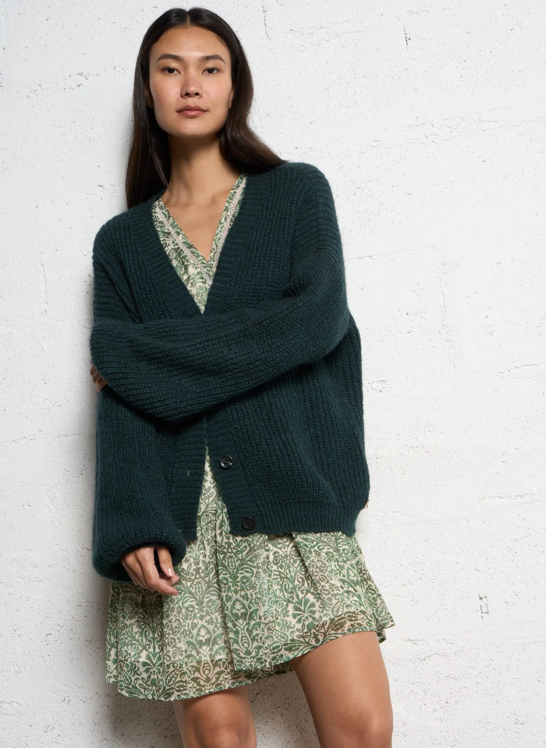 Weiter V-Ausschnitt Strickjacke Grun TREFLE