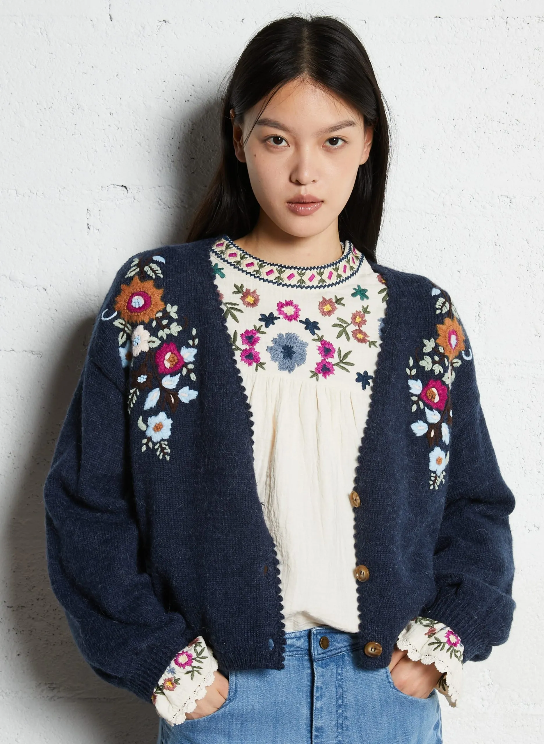 Weit geschnittener bestickter Cardigan Blau LUNAMI