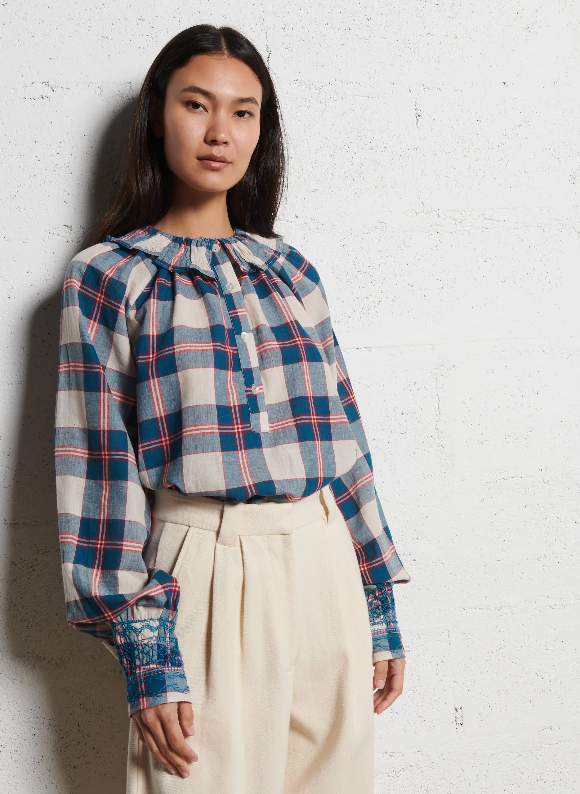 Gerade Bluse mit Karomuster und Peter Pan-Kragen Blau ABRIL