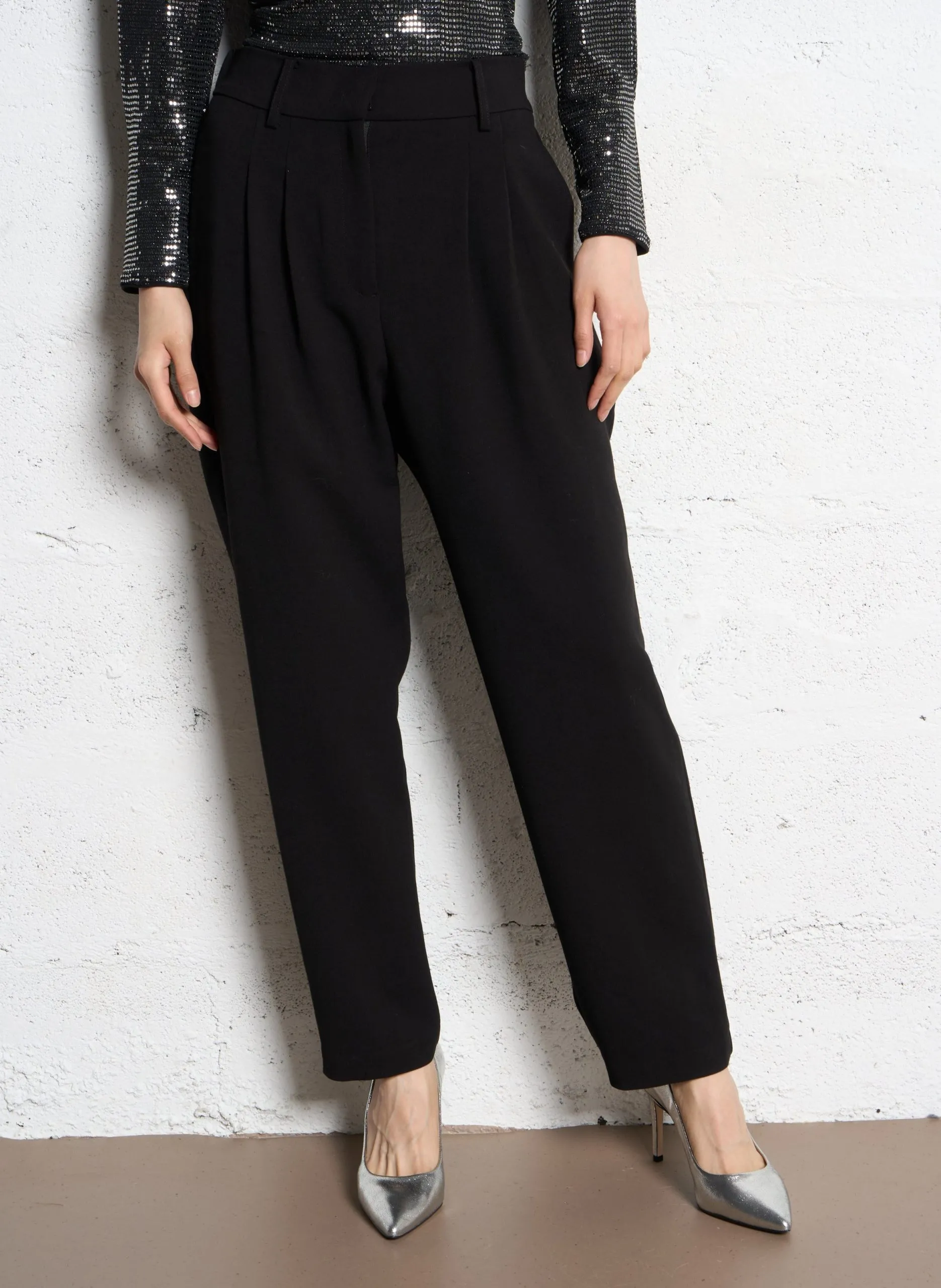 Gerade geschnittene Hose Schwarz JALIL