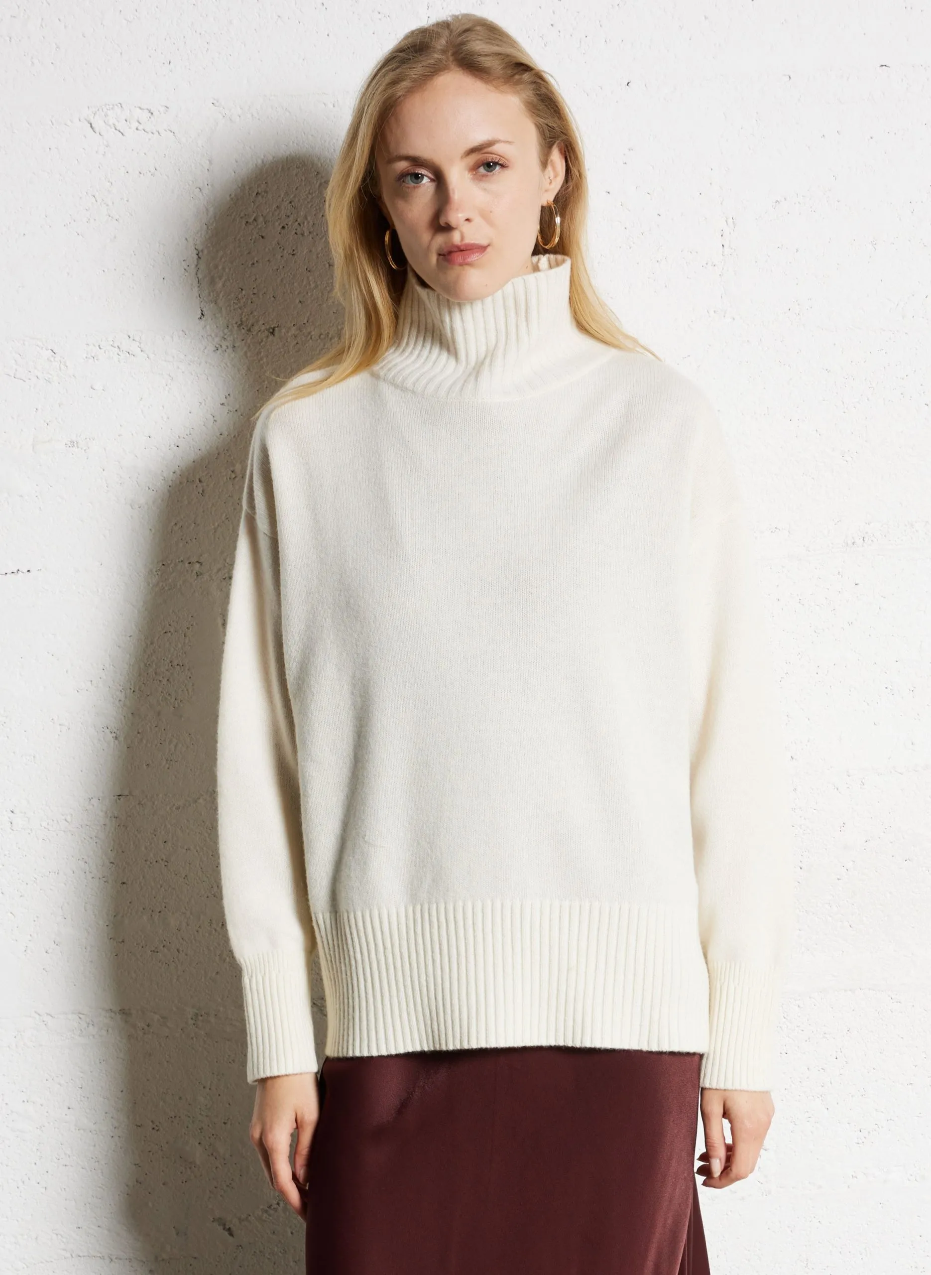 Weiter Wollpullover mit Stehkragen Beige PALACE