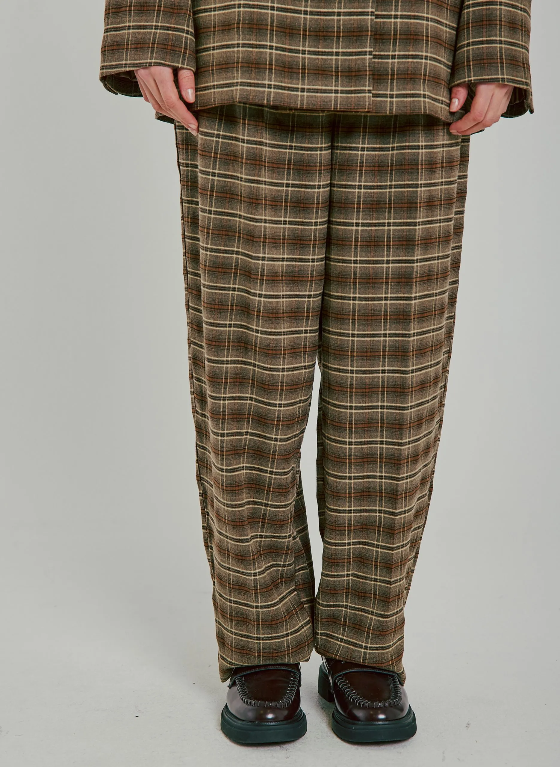 Gerade geschnittene Hose mit Karomuster Braun CHECKS