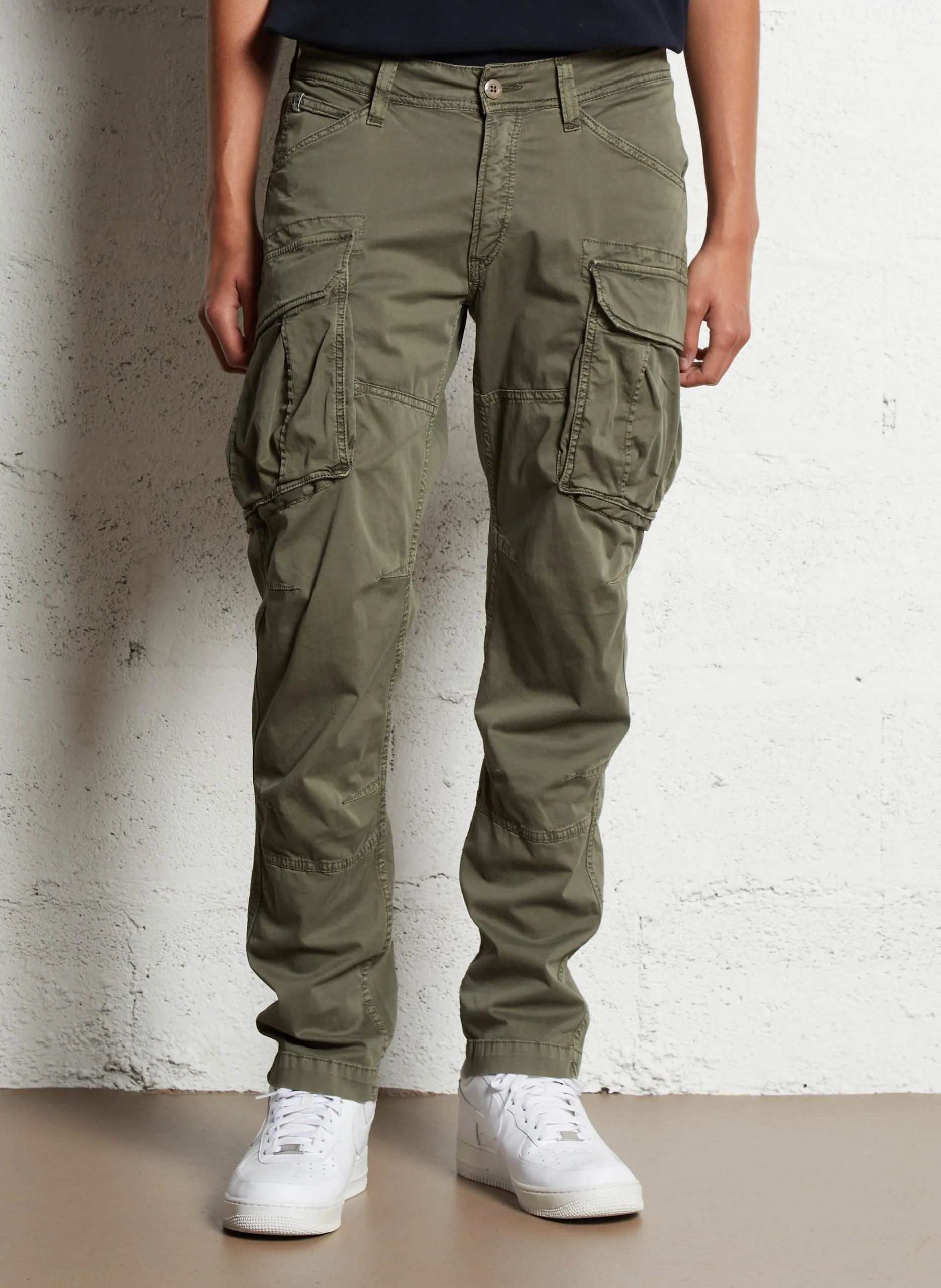 Gerade geschnittene Hose aus Baumwollmischung Grun AARON