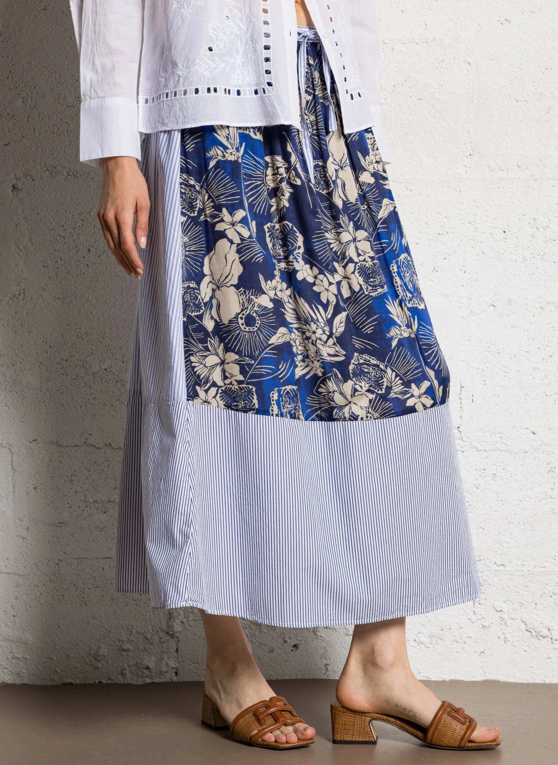 Langer Baumwollrock mit Print Blau JUNATO