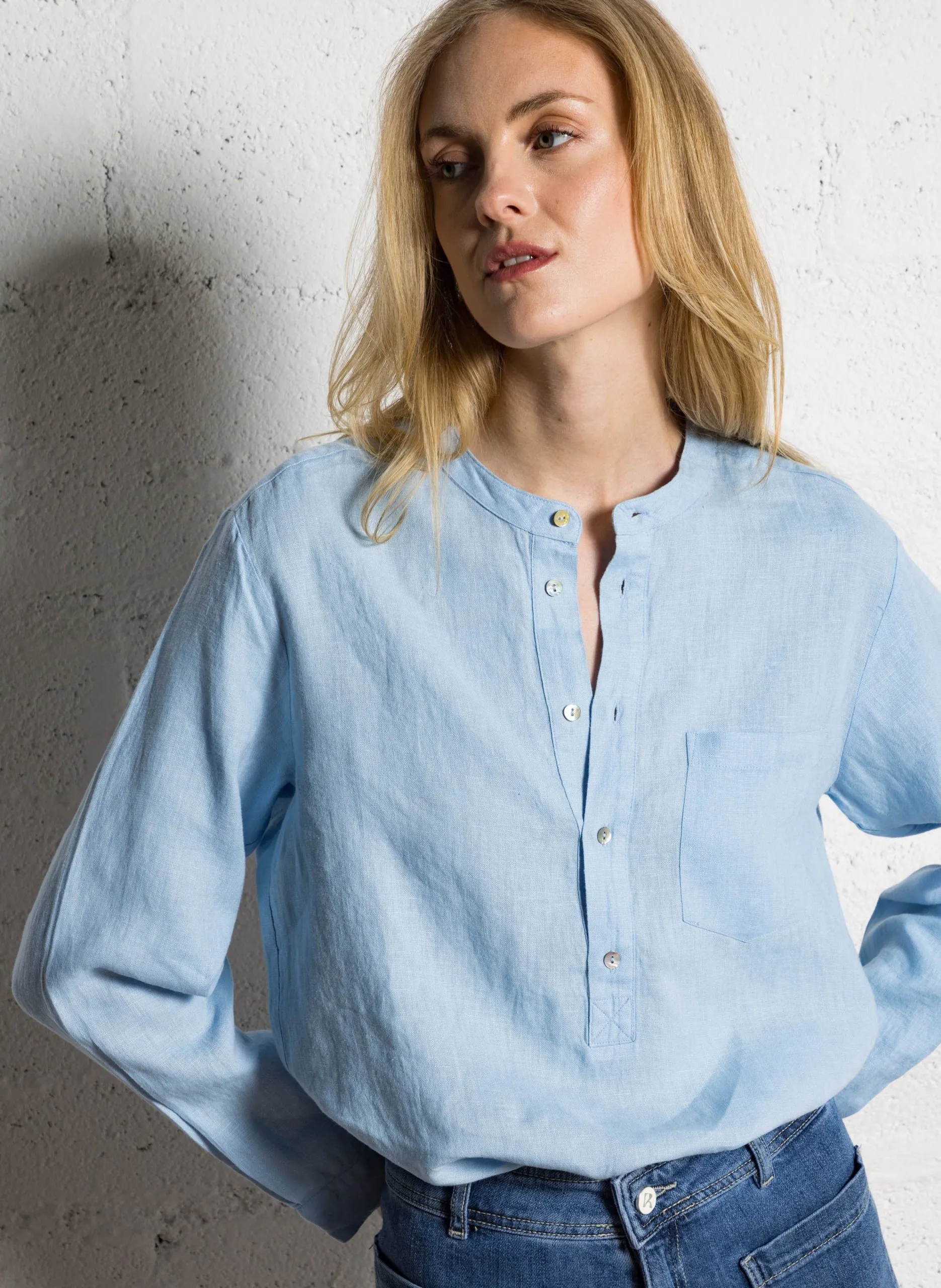 Bluse mit rundem Ausschnitt und Knopfleiste aus Leinen Blau PARKER