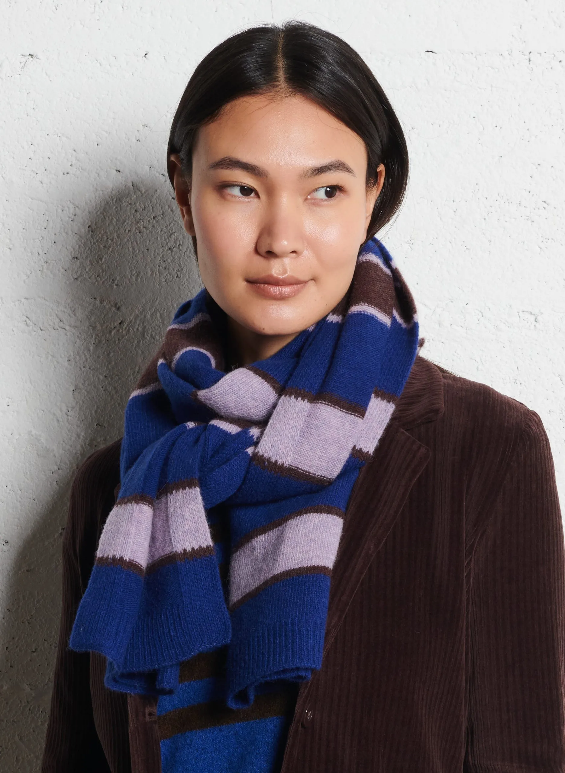 Gestreiftes Tuch aus Wollmix Blau