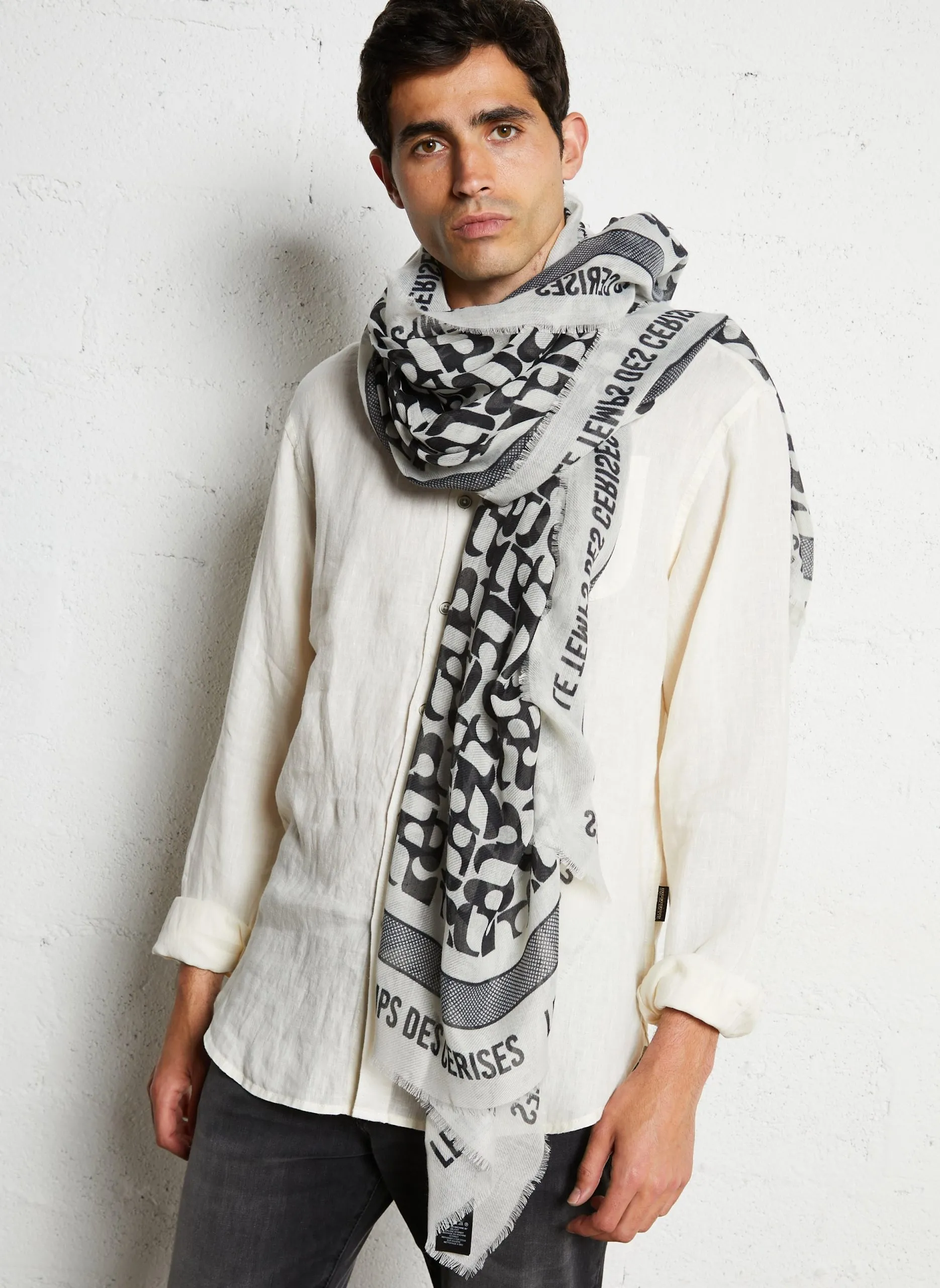 - 86 x 182 cm. Weiss MONO