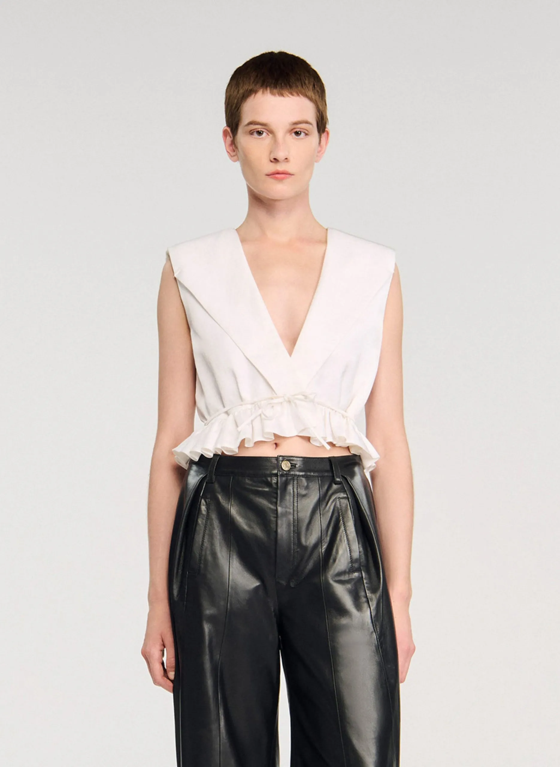 Tailliertes Top mit V-Ausschnitt Weiss