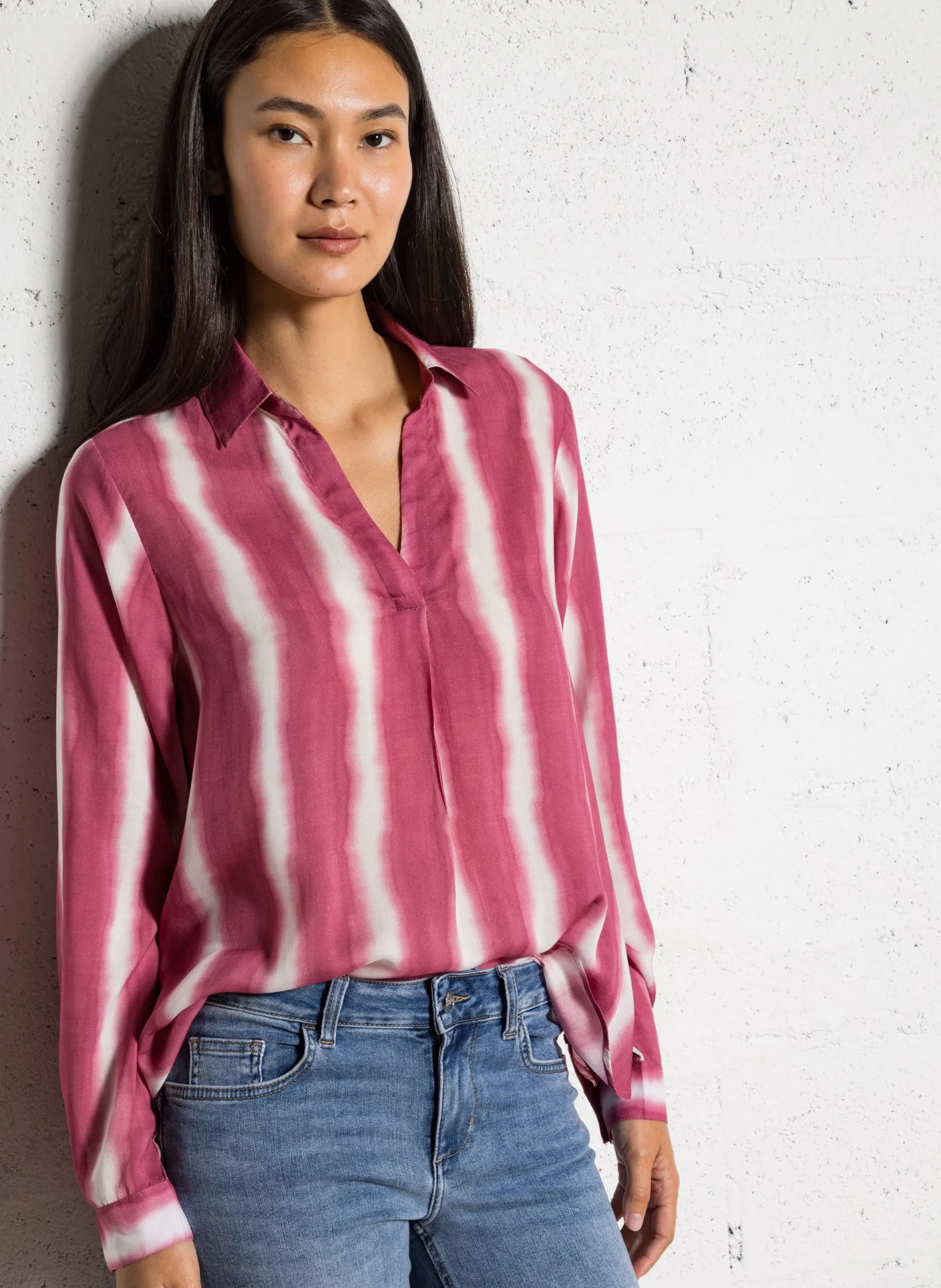 Ärmellose Bluse mit klassischem Kragen und Print Rosa TAVALINE