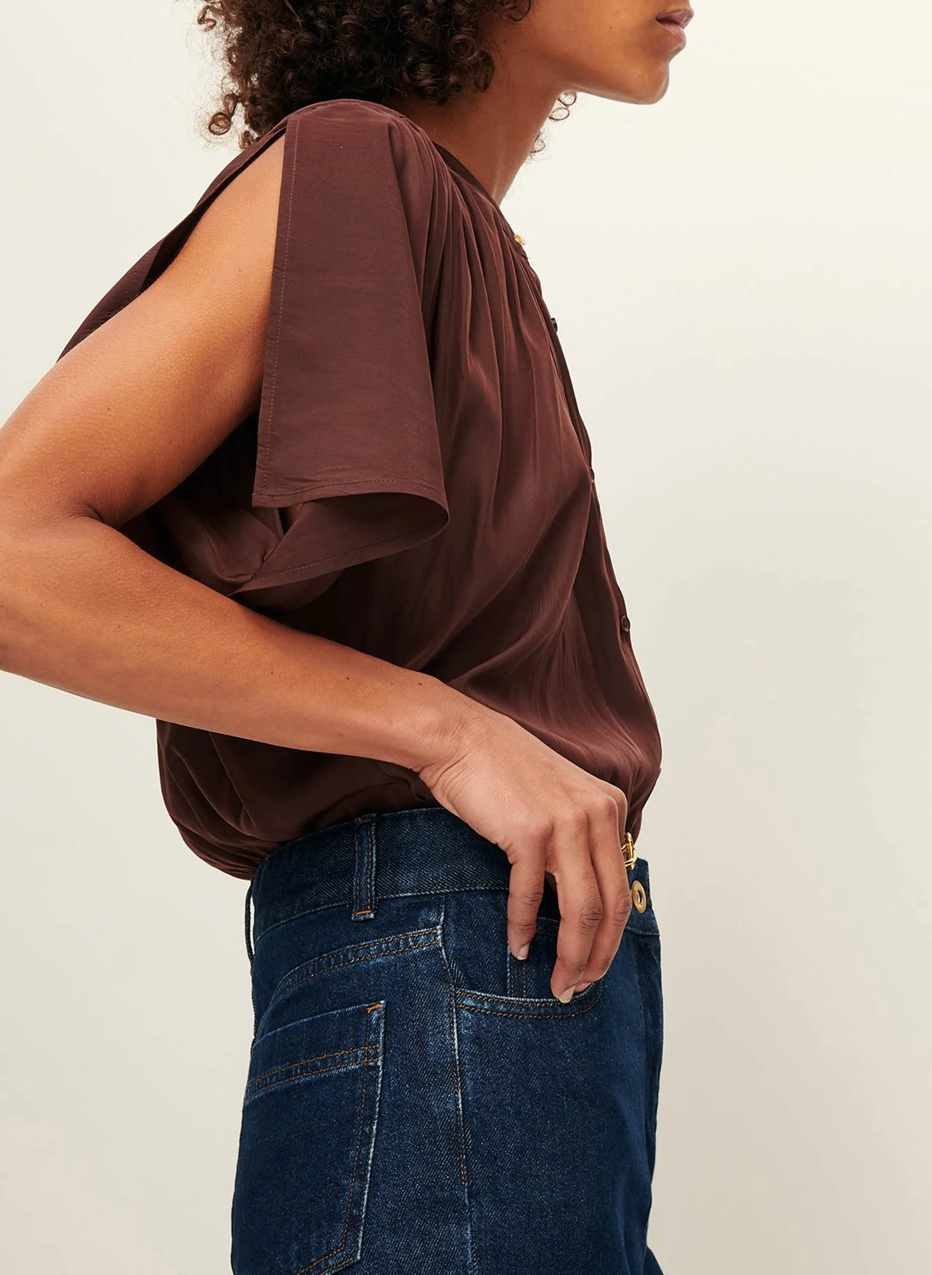 Gerader Rundhalsausschnitt Braun BOOGIE