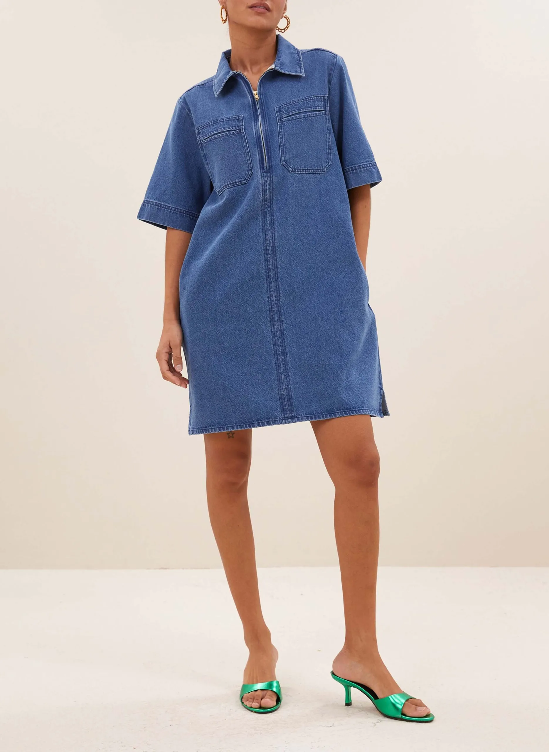 Kurzes Jeanskleid mit klassischem Kragen Blau PHILIPE