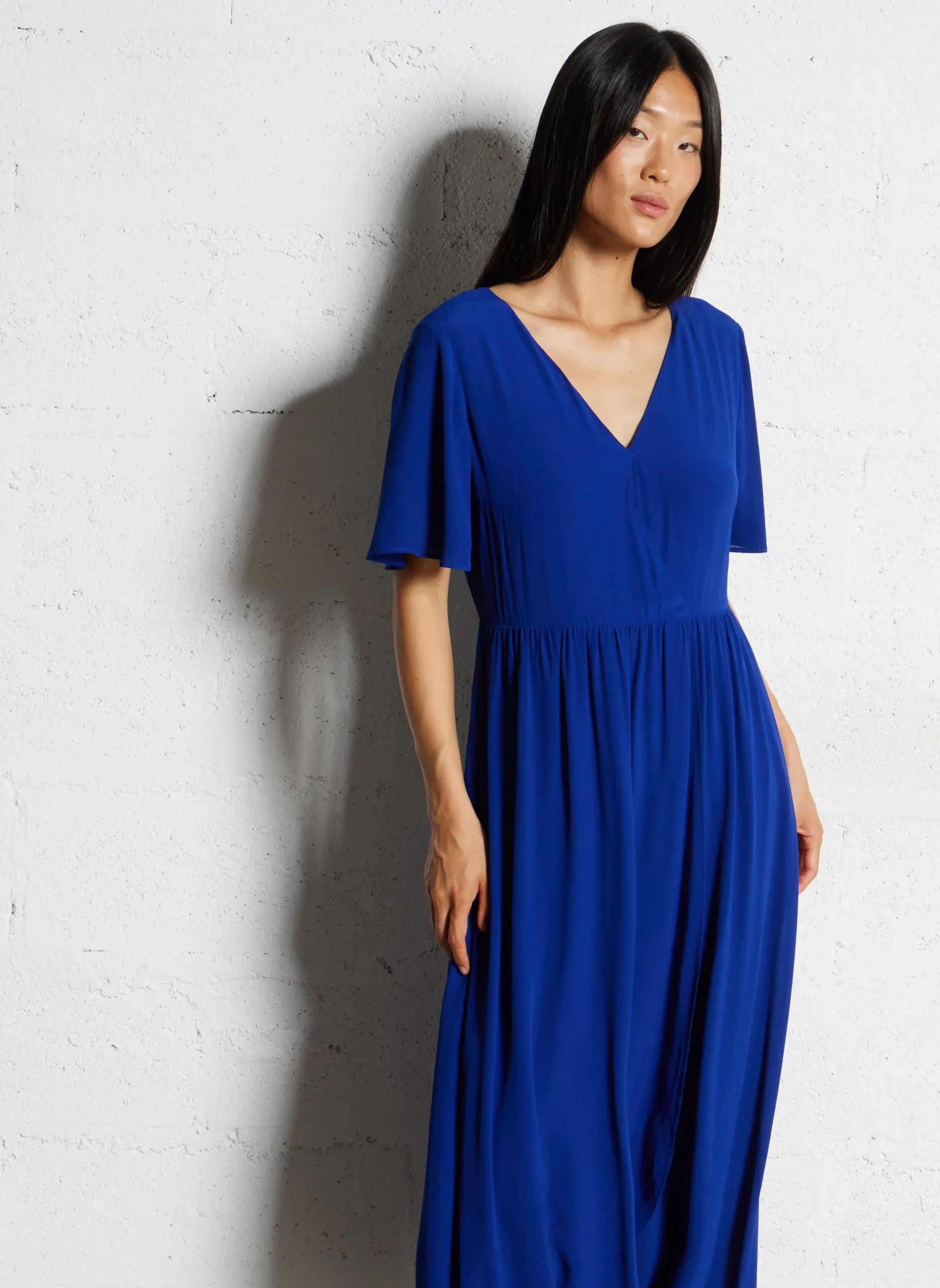 Ausgestelltes langes Kleid mit V-Ausschnitt Blau GABI