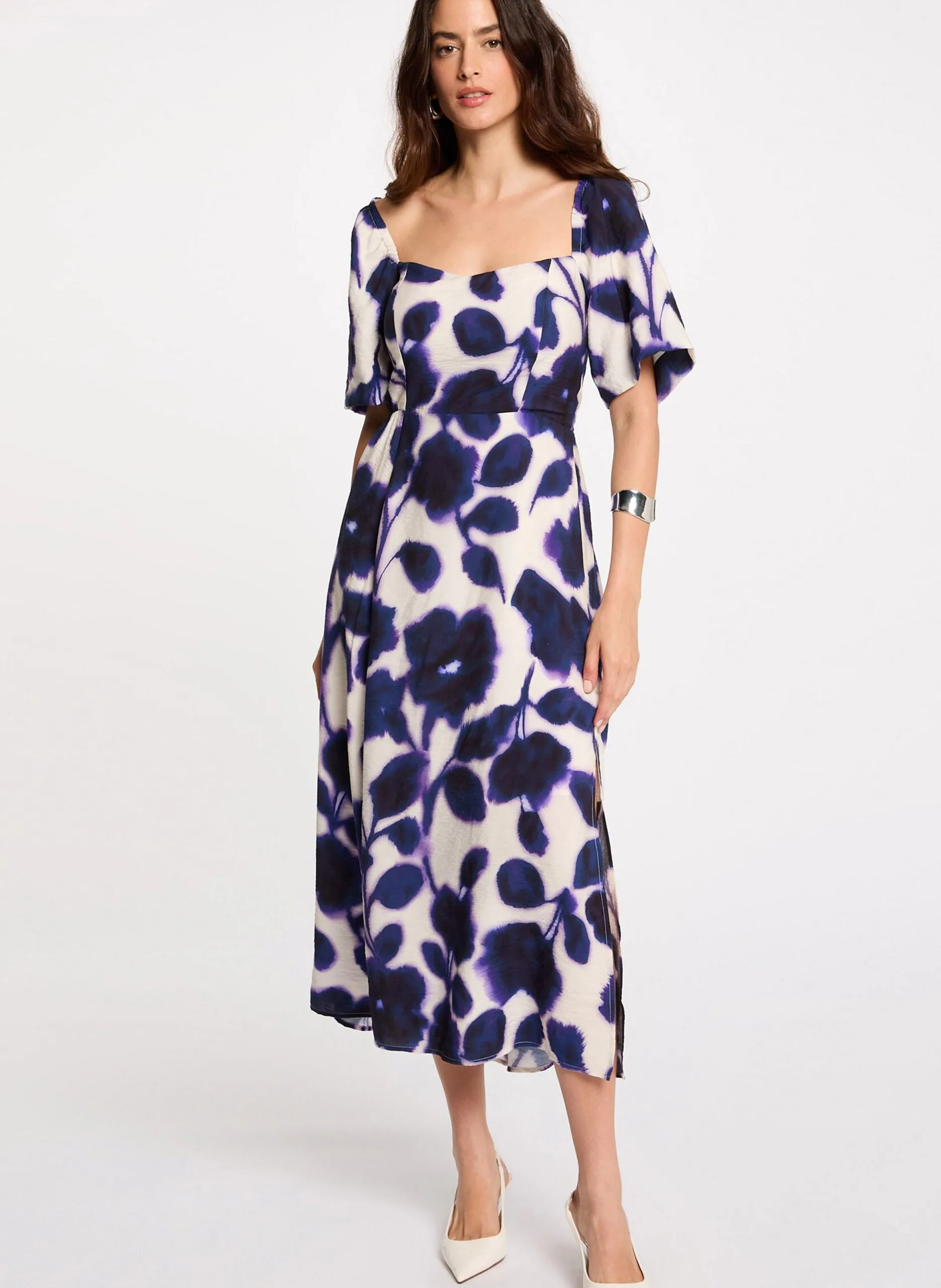 Langes Kleid mit eckigem Ausschnitt und Blumenmuster Beige 252-RYAO.F