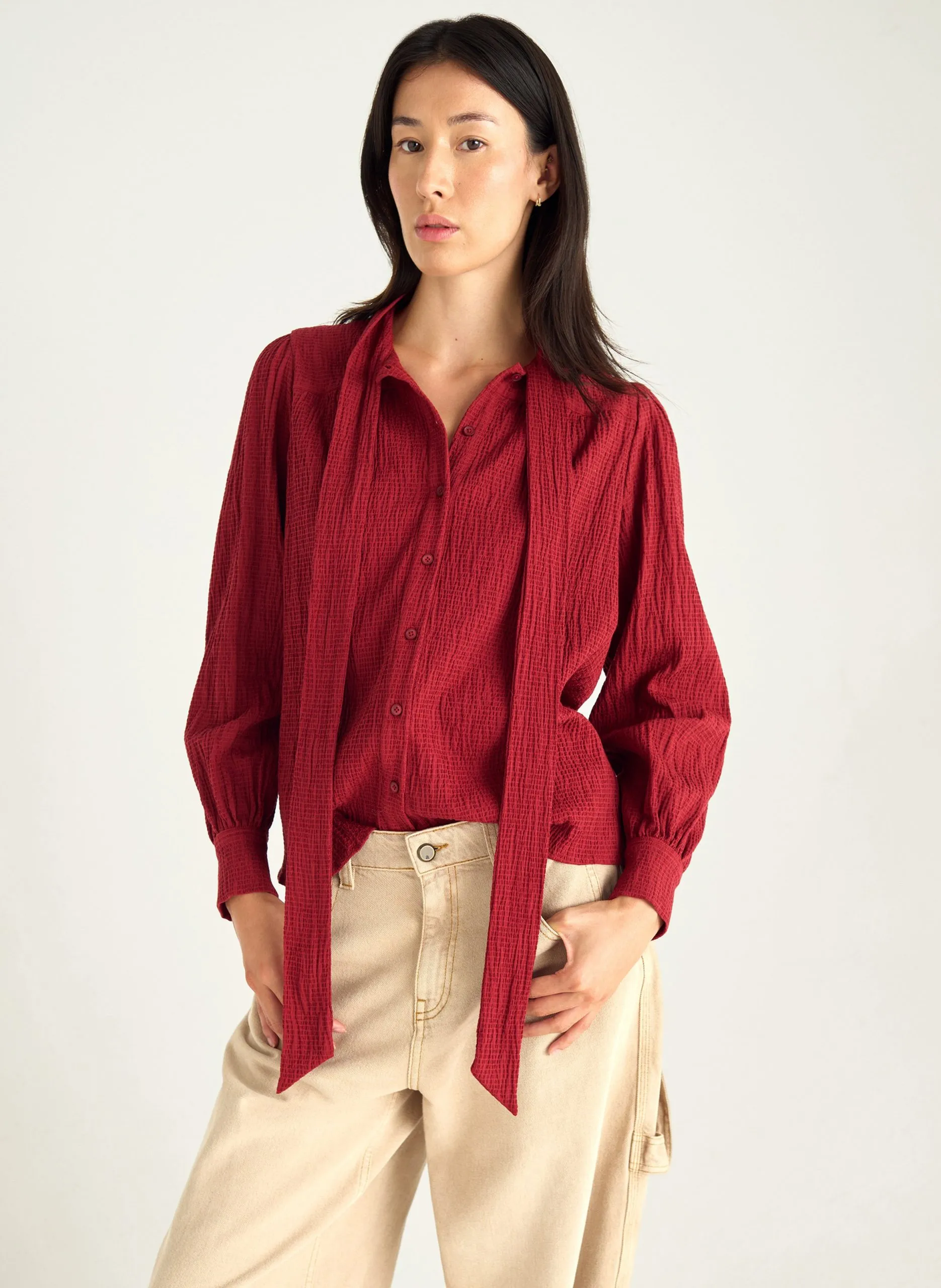 Bluse mit Rüschenkragen Rot