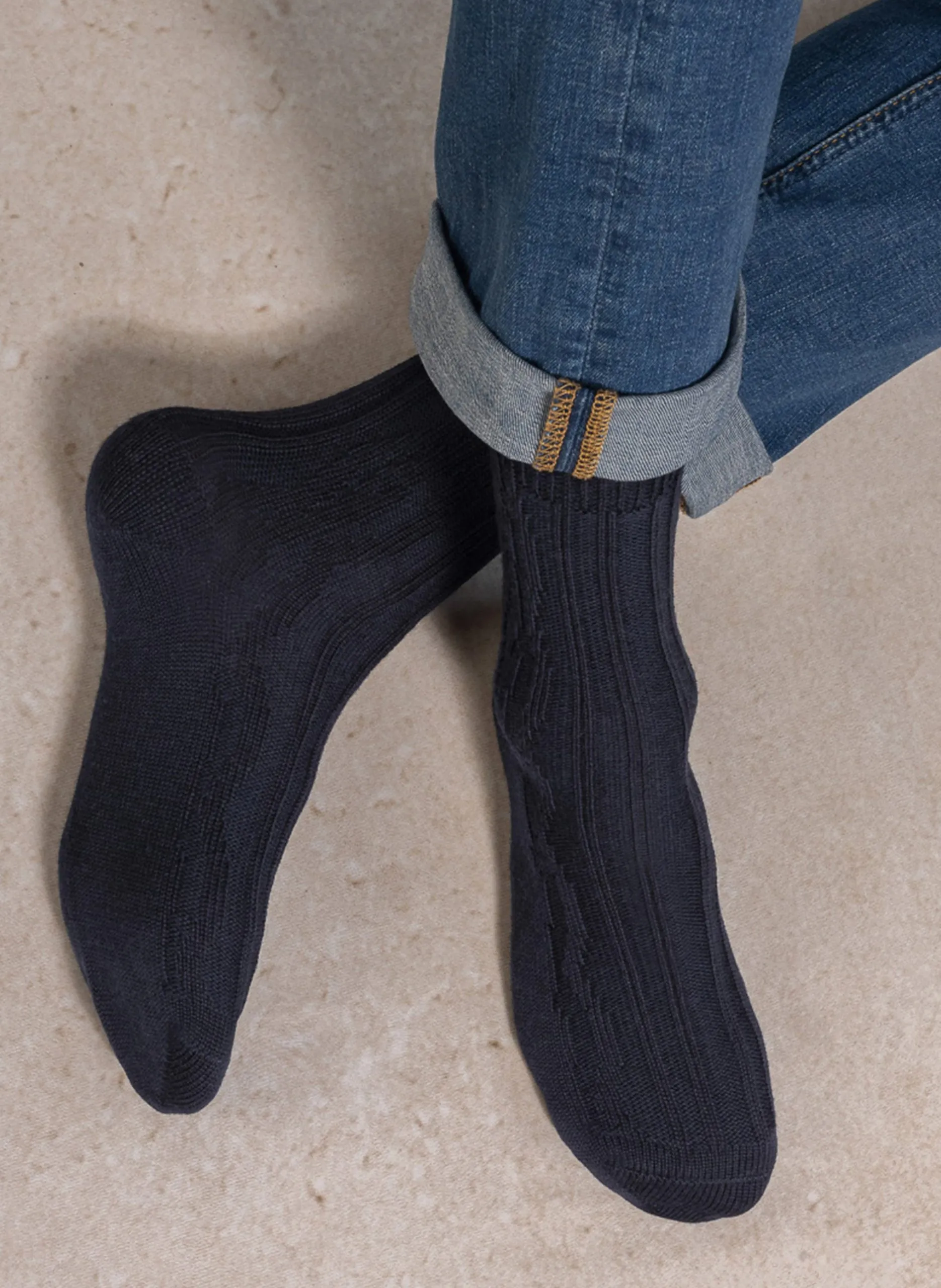 Gerippte Socken aus Wollmix Blau