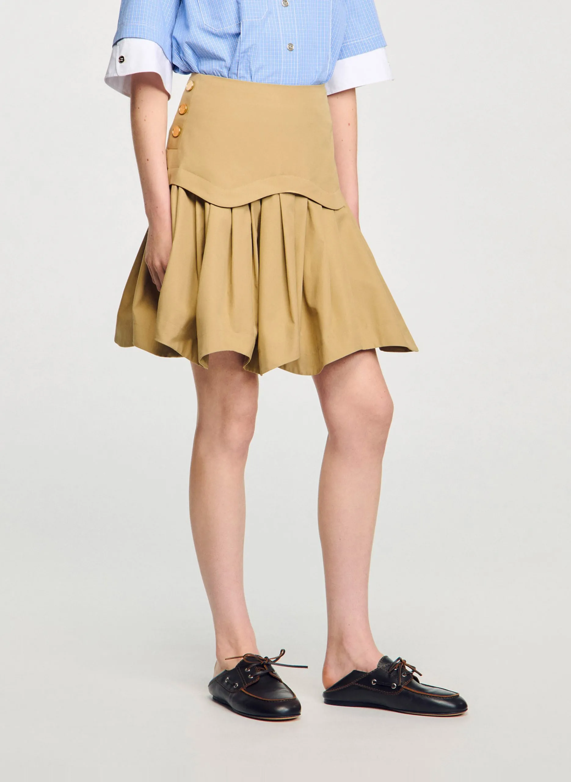 Ausgestellter Kurzrock aus Baumwolle Beige