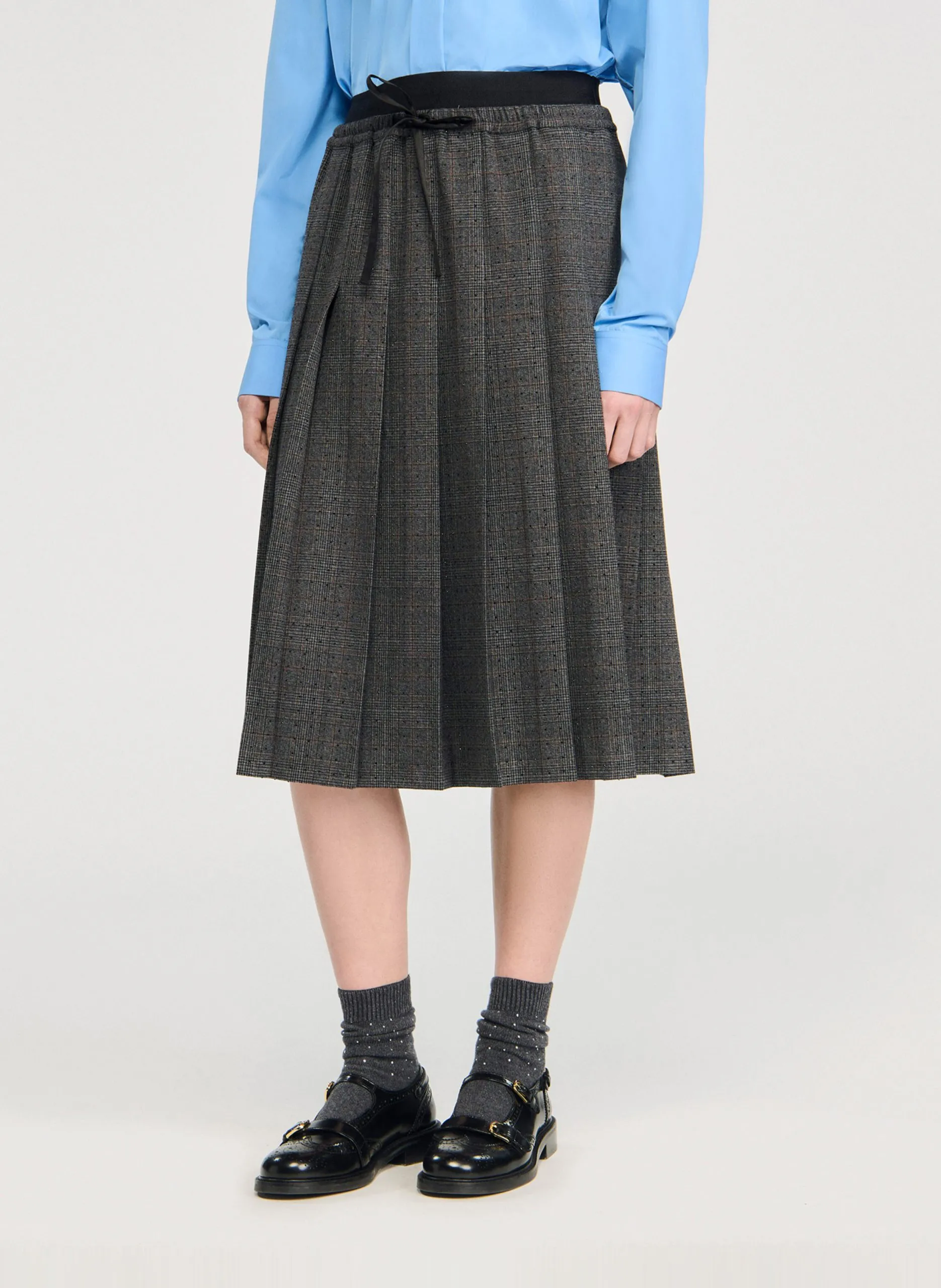 Kurzer Rock mit Print Grau