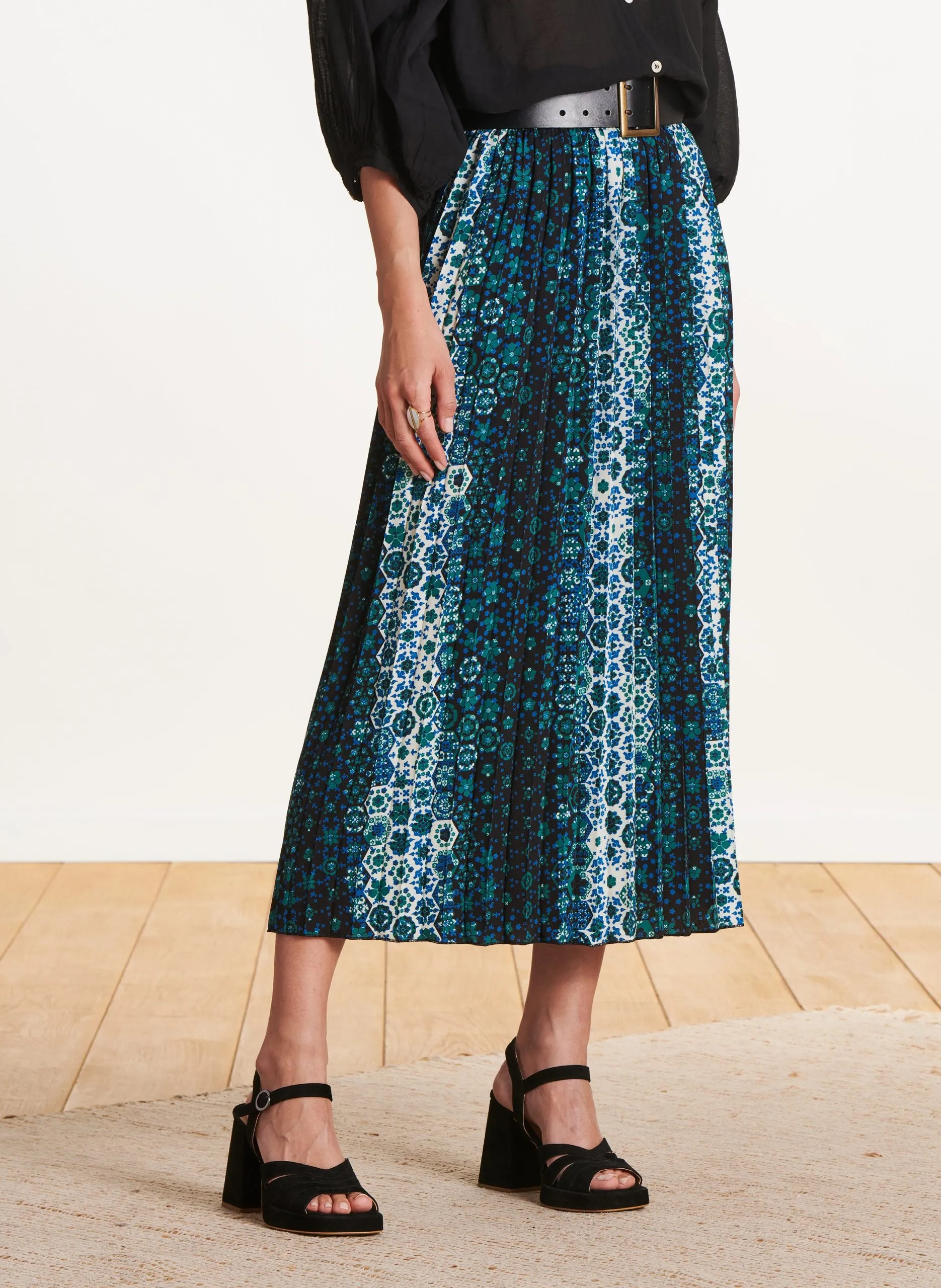 Plissier langer Sonnenrock mit Muster Grun