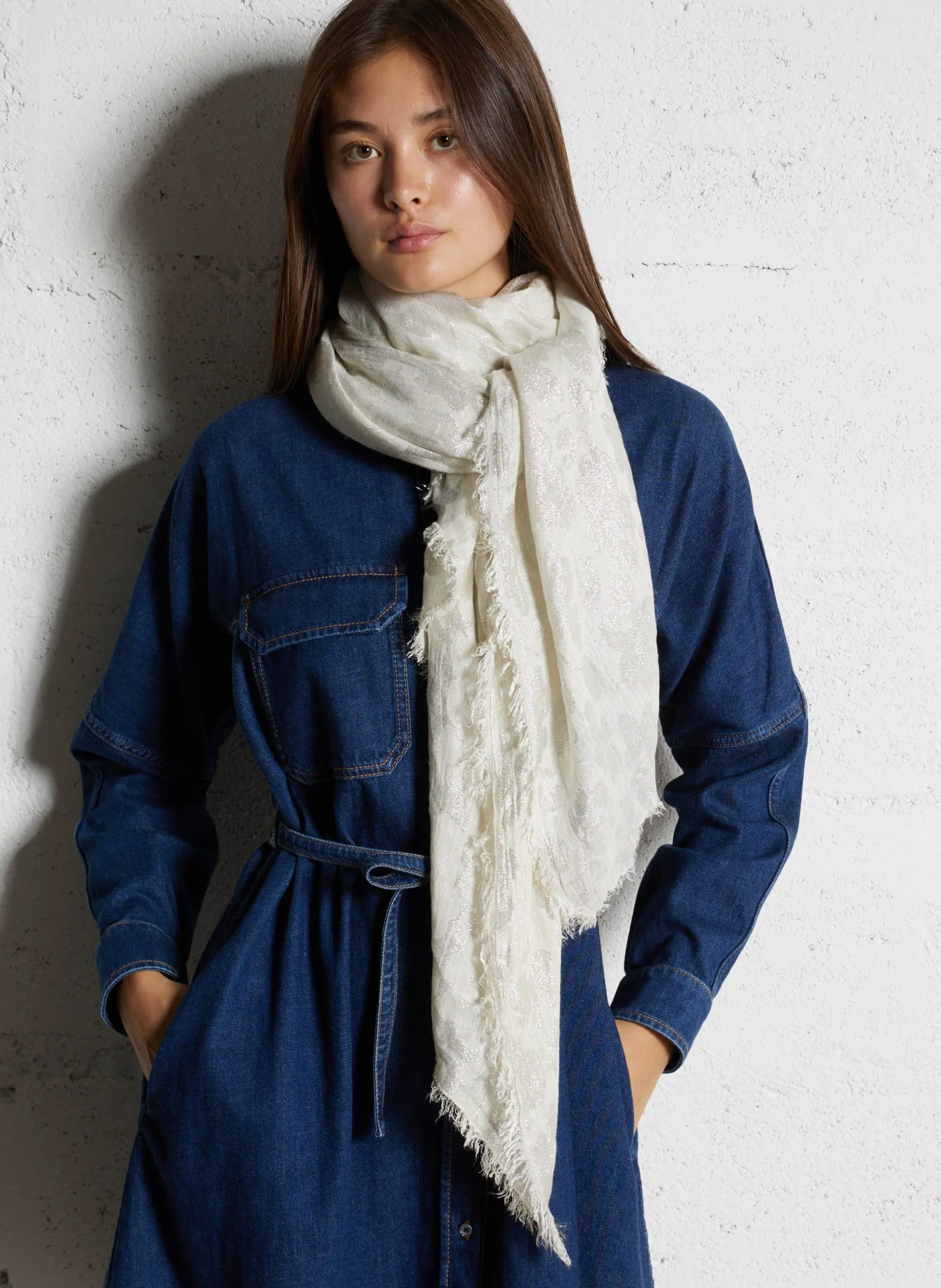 - 86 x 182 cm. Weiss