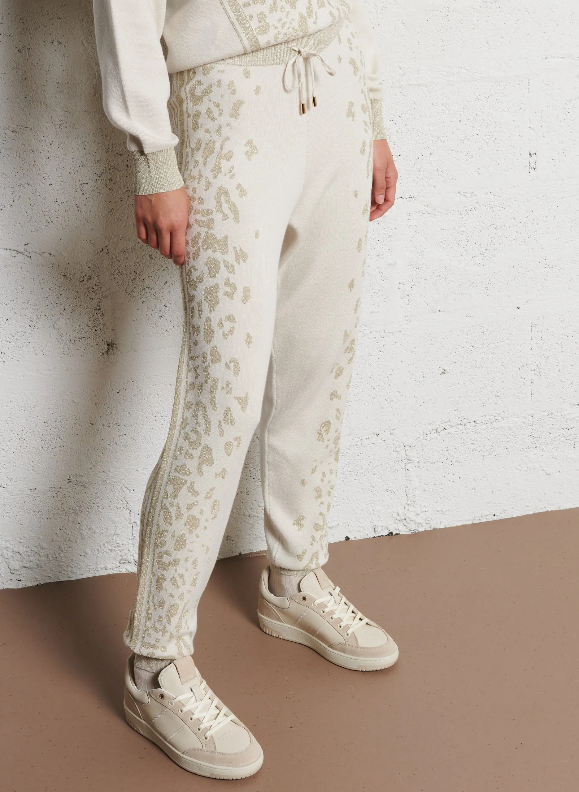 Jogginghose mit Jacquardmuster Beige