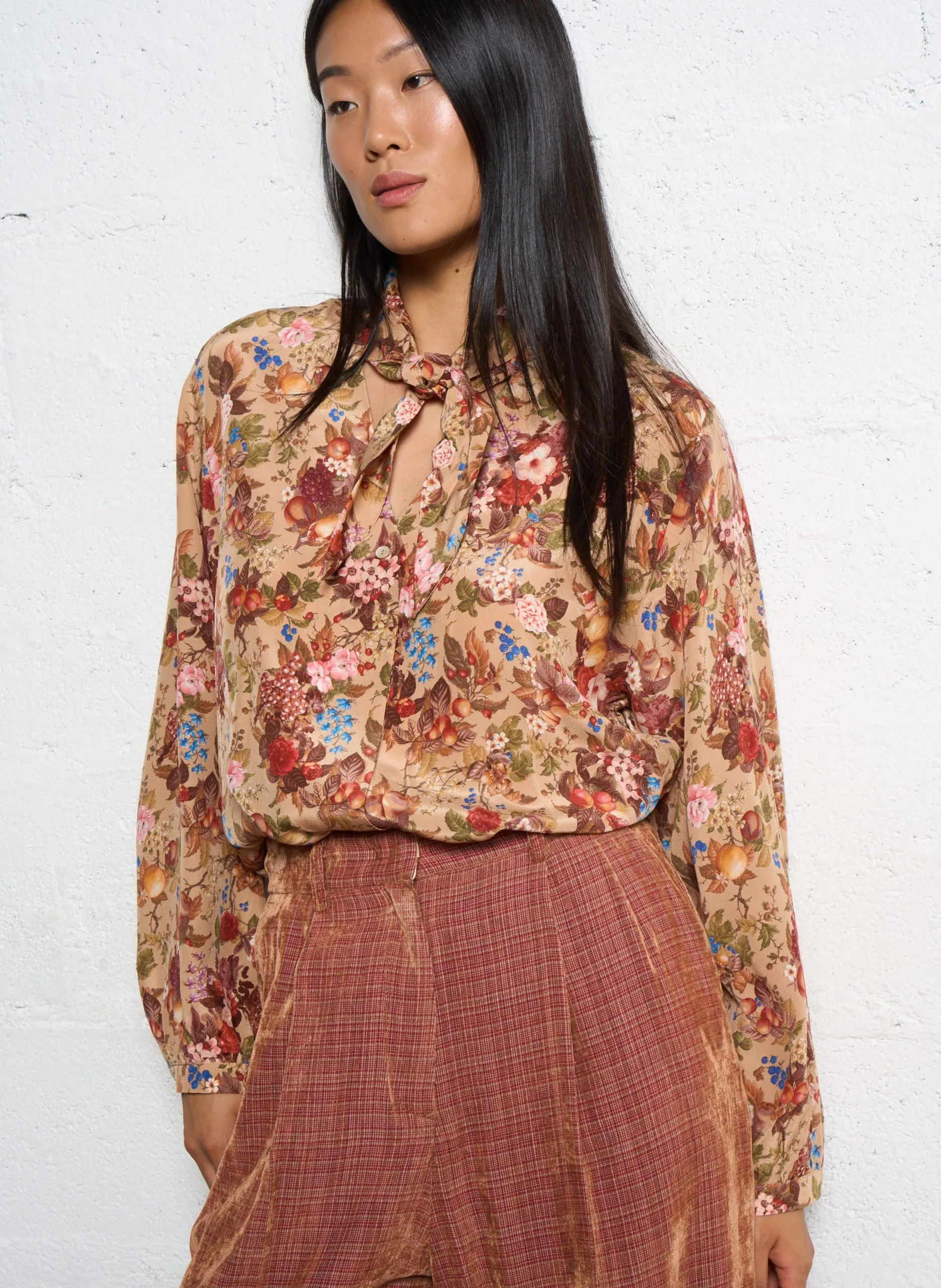 Amanda - Seidenbluse mit Schluppenkragen Beige MARY