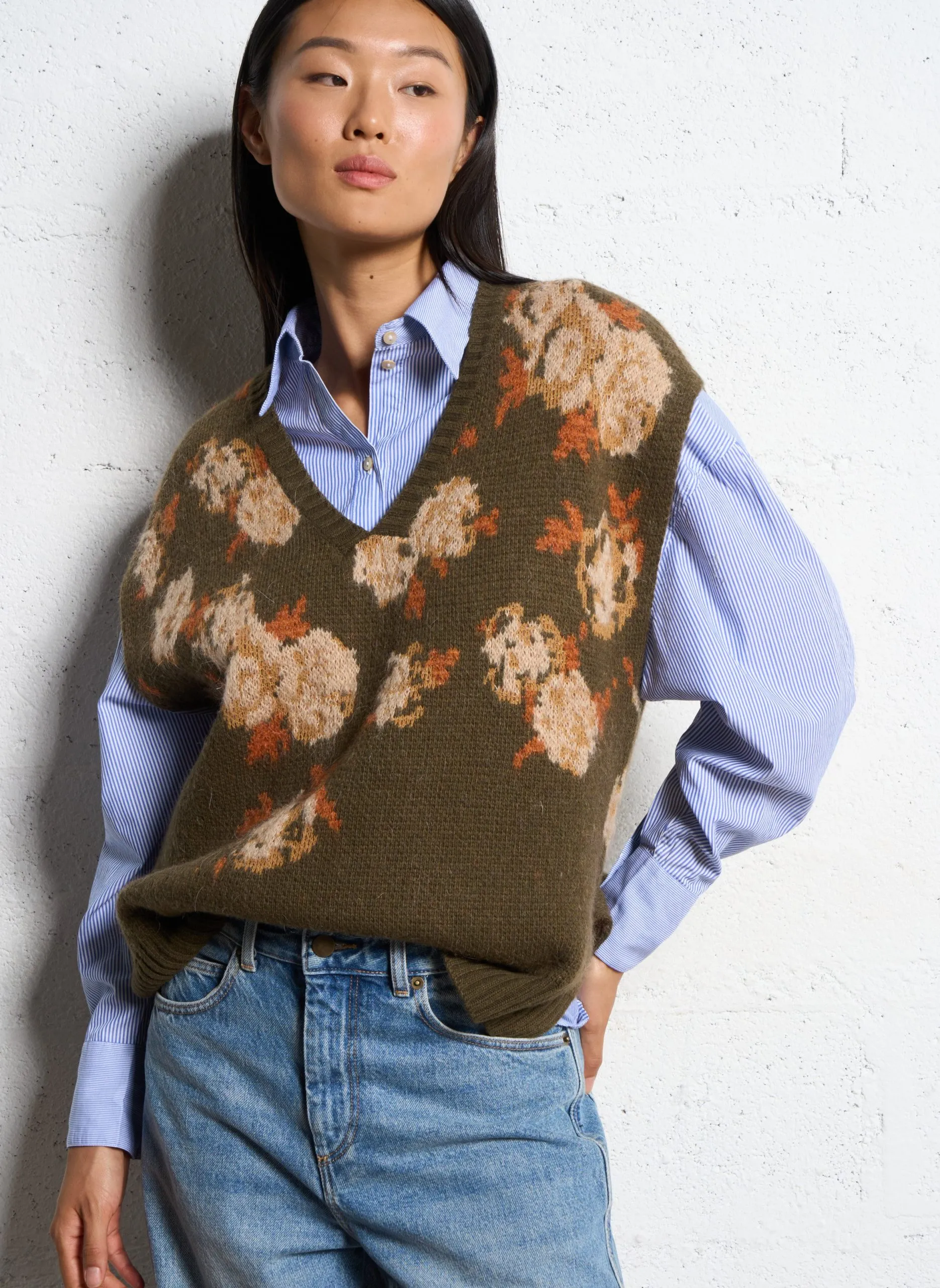 Ärmelloses Strickoberteil mit V-Ausschnitt und bedrucktem Muster Grun POPPY