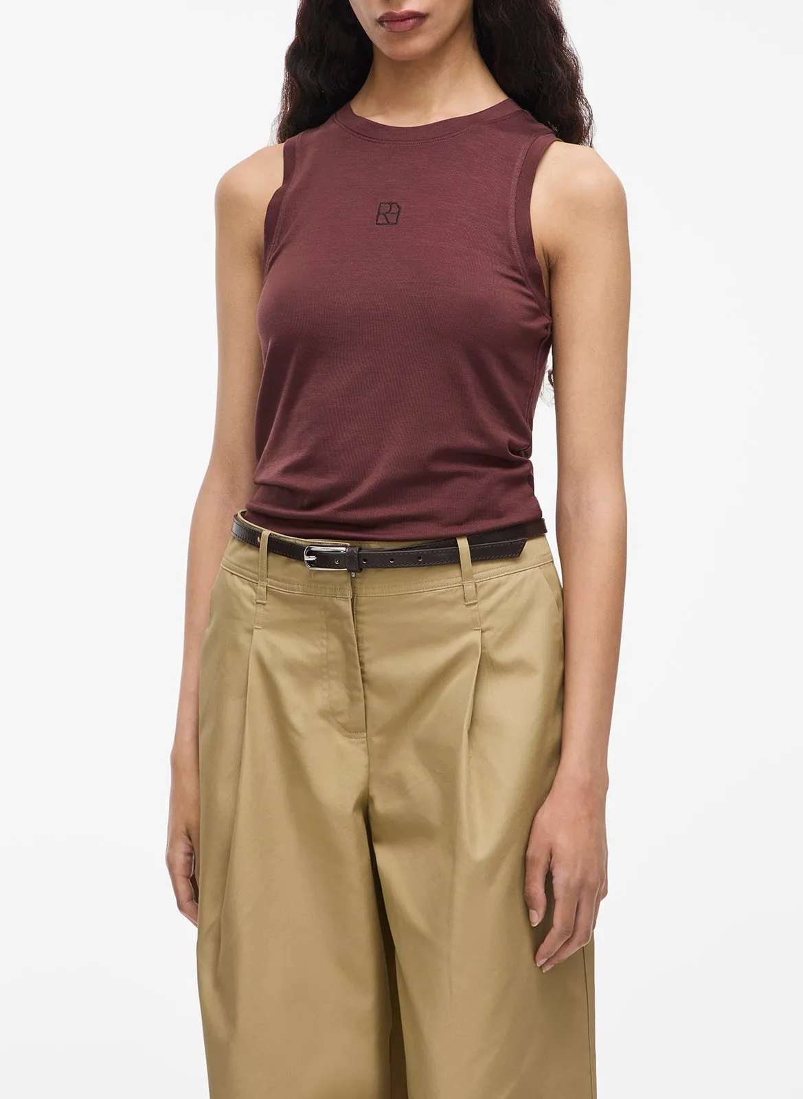 Einfarbiges Langarm-Top mit Rundhalsausschnitt Braun ESME