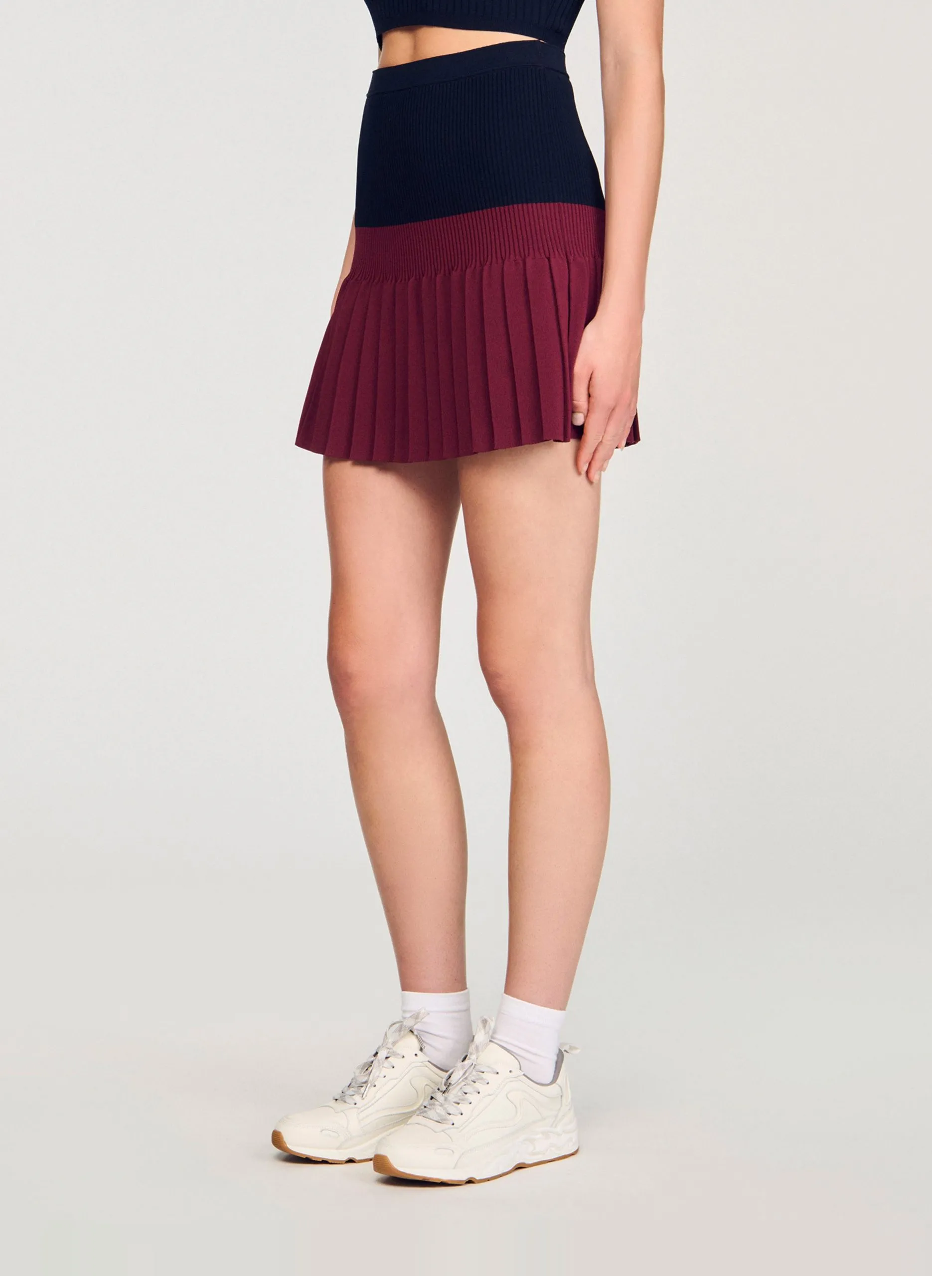 Ausgestellter Kurzrock Blau