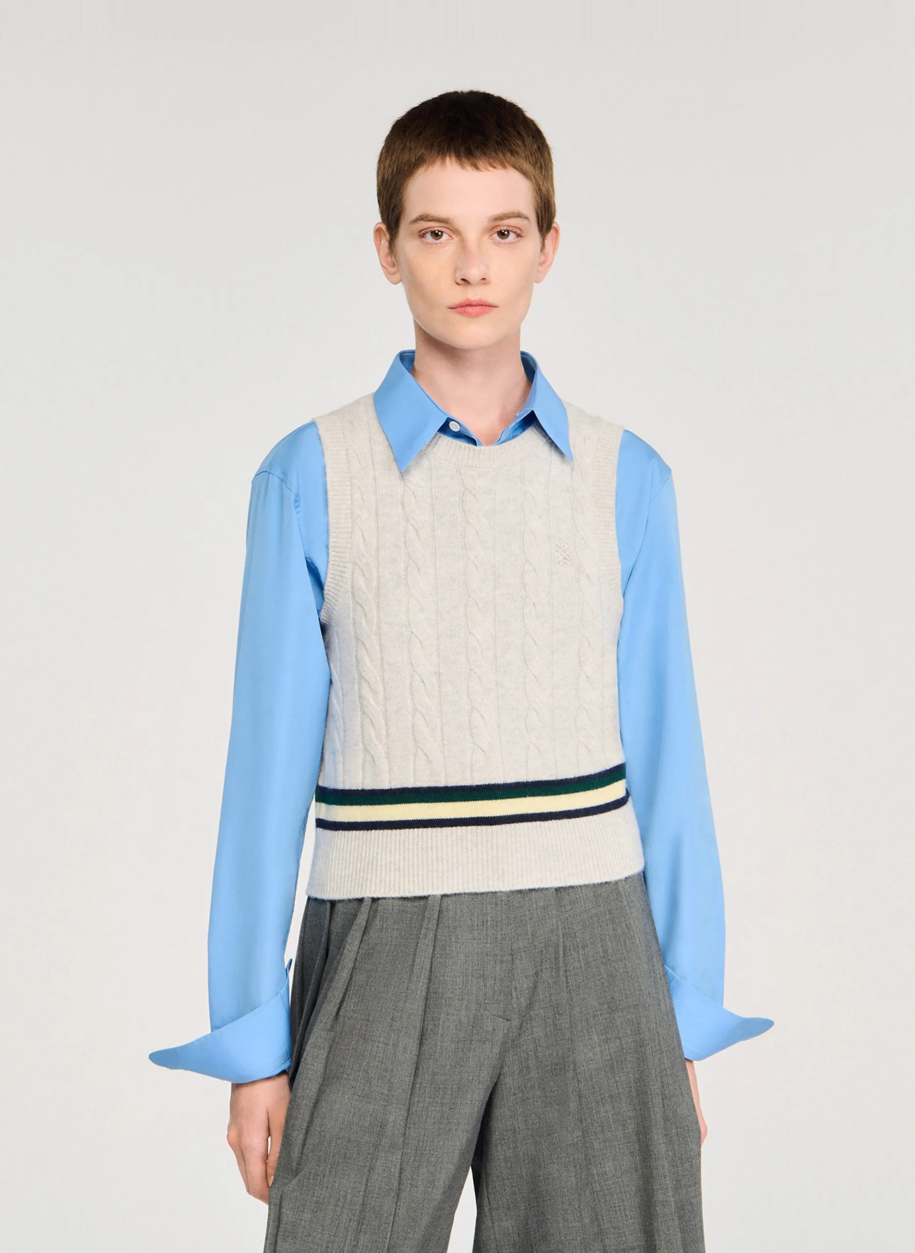 Rundhalsausschnitt-Oberteil aus Wolle und Kaschmir-Mischgewebe Grau