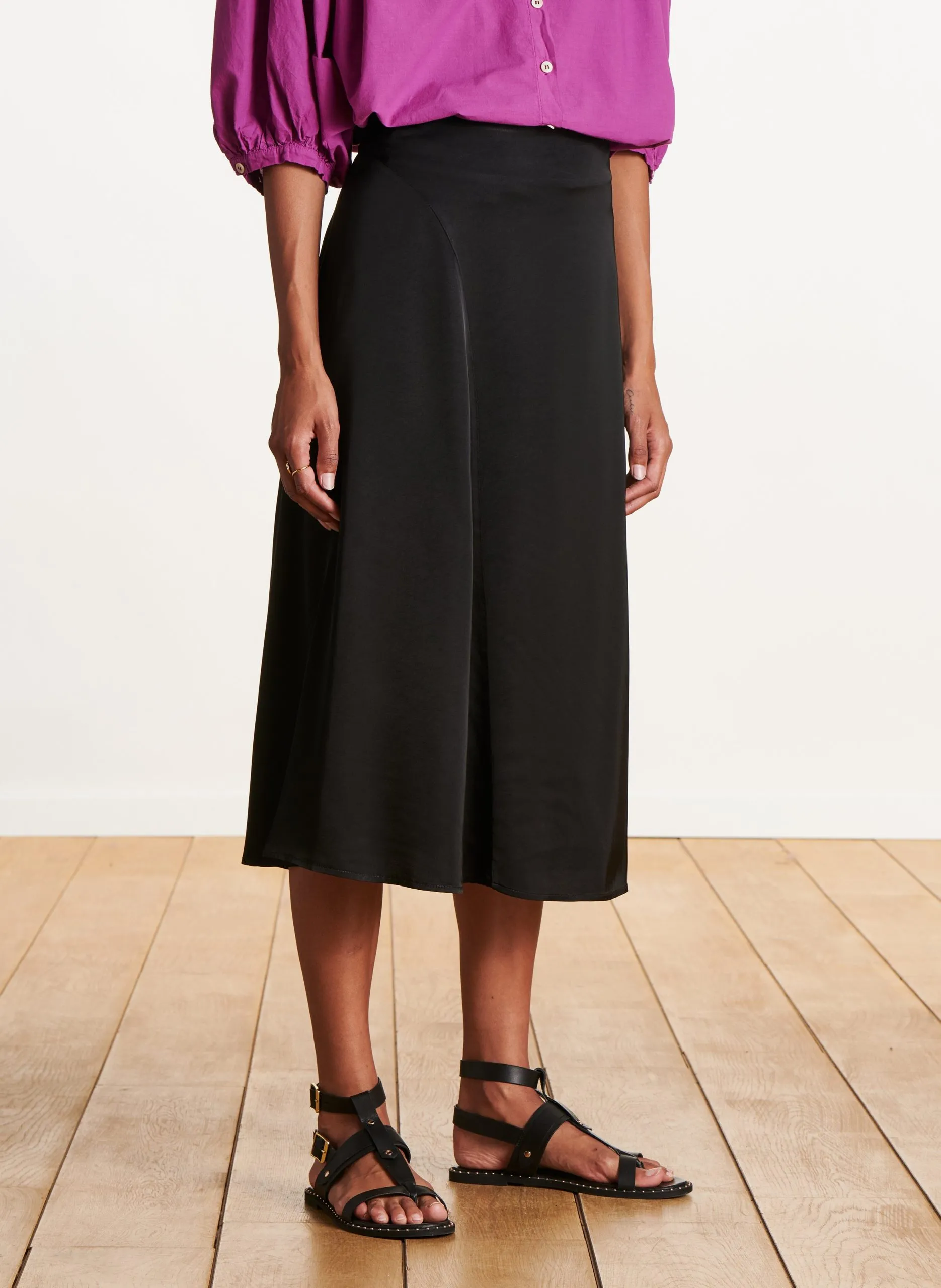 Kurzer, satinierter Rock Schwarz