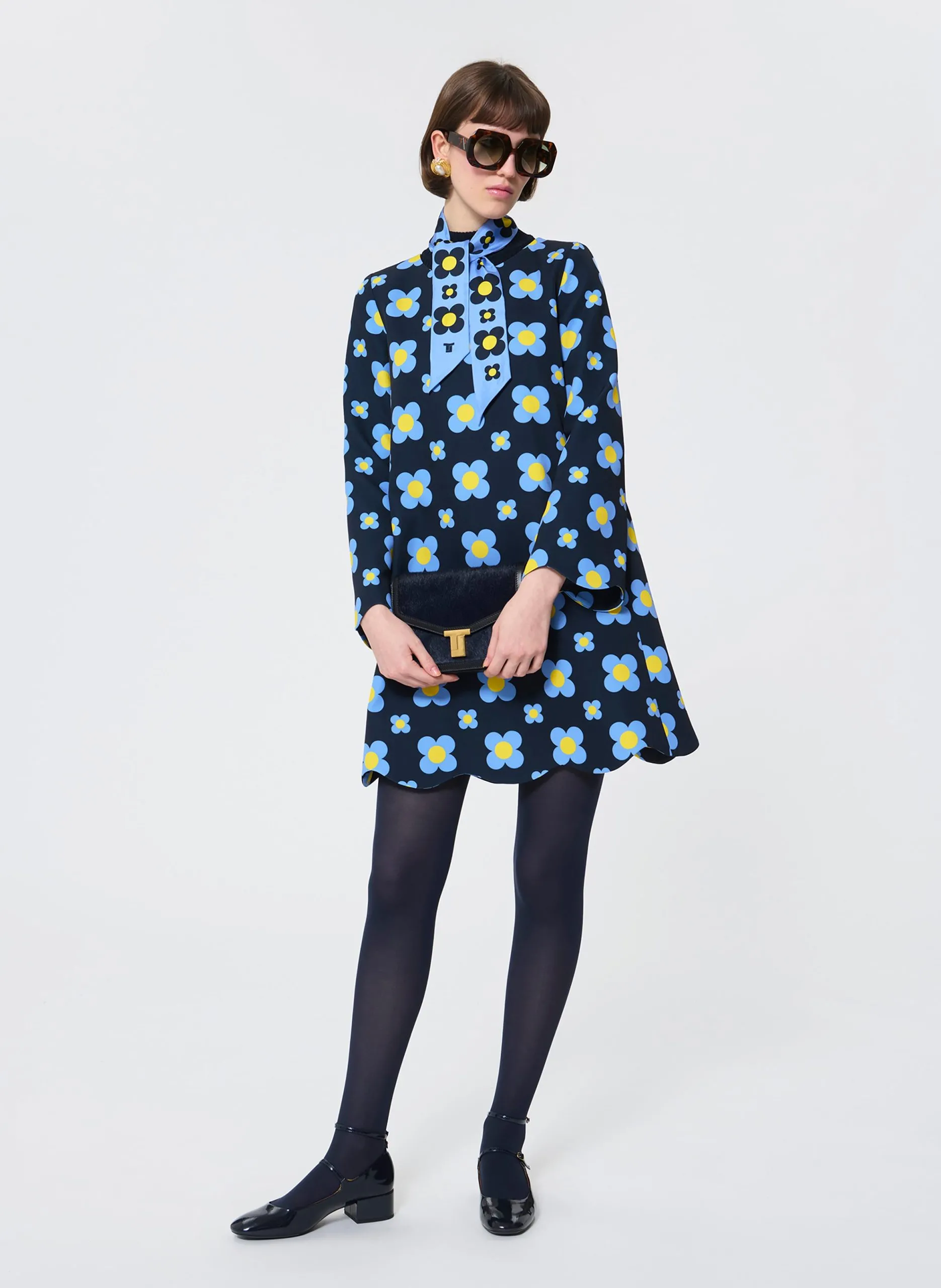 Kurzes ausgestelltes Blumenkleid Blau RUODA