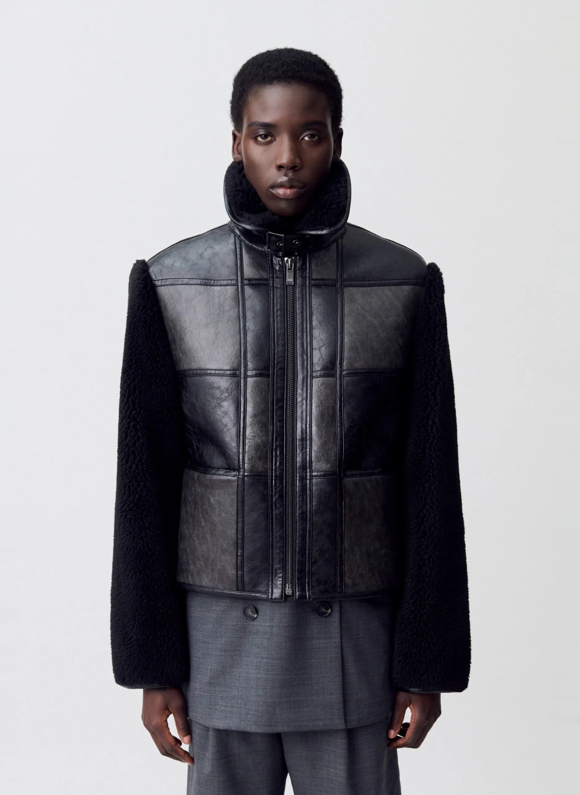 Gerade geschnittener Blouson mit klassischem Kragen Schwarz FLIMB