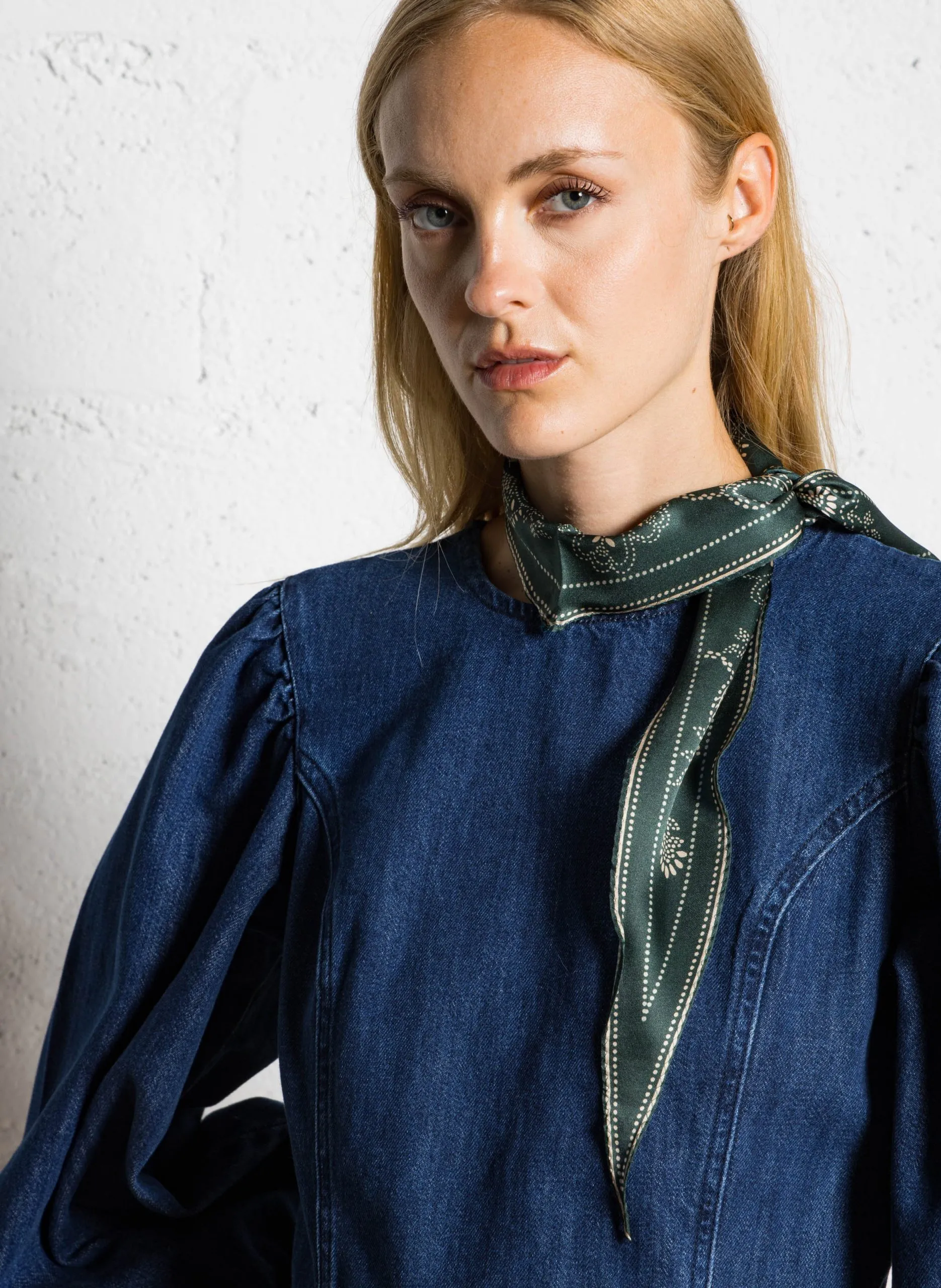 Seidentuch mit Rautenmuster bedruckt Grun