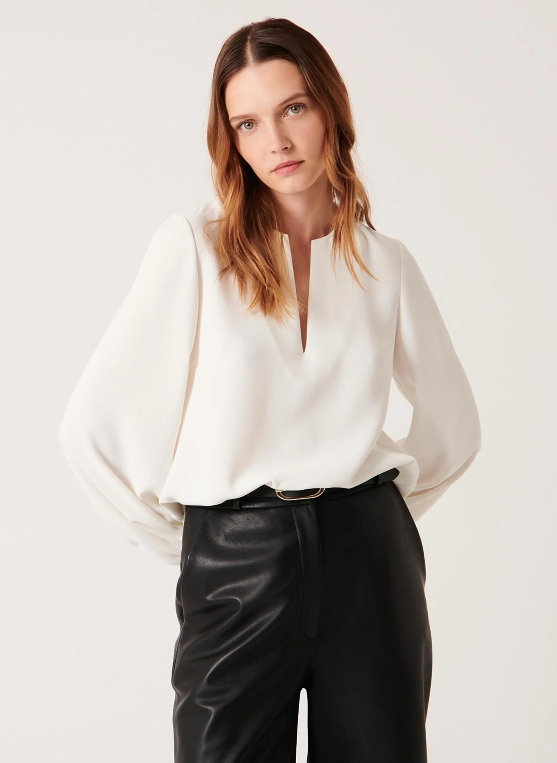 Weite Bluse mit V-Ausschnitt Weiss TABECARA