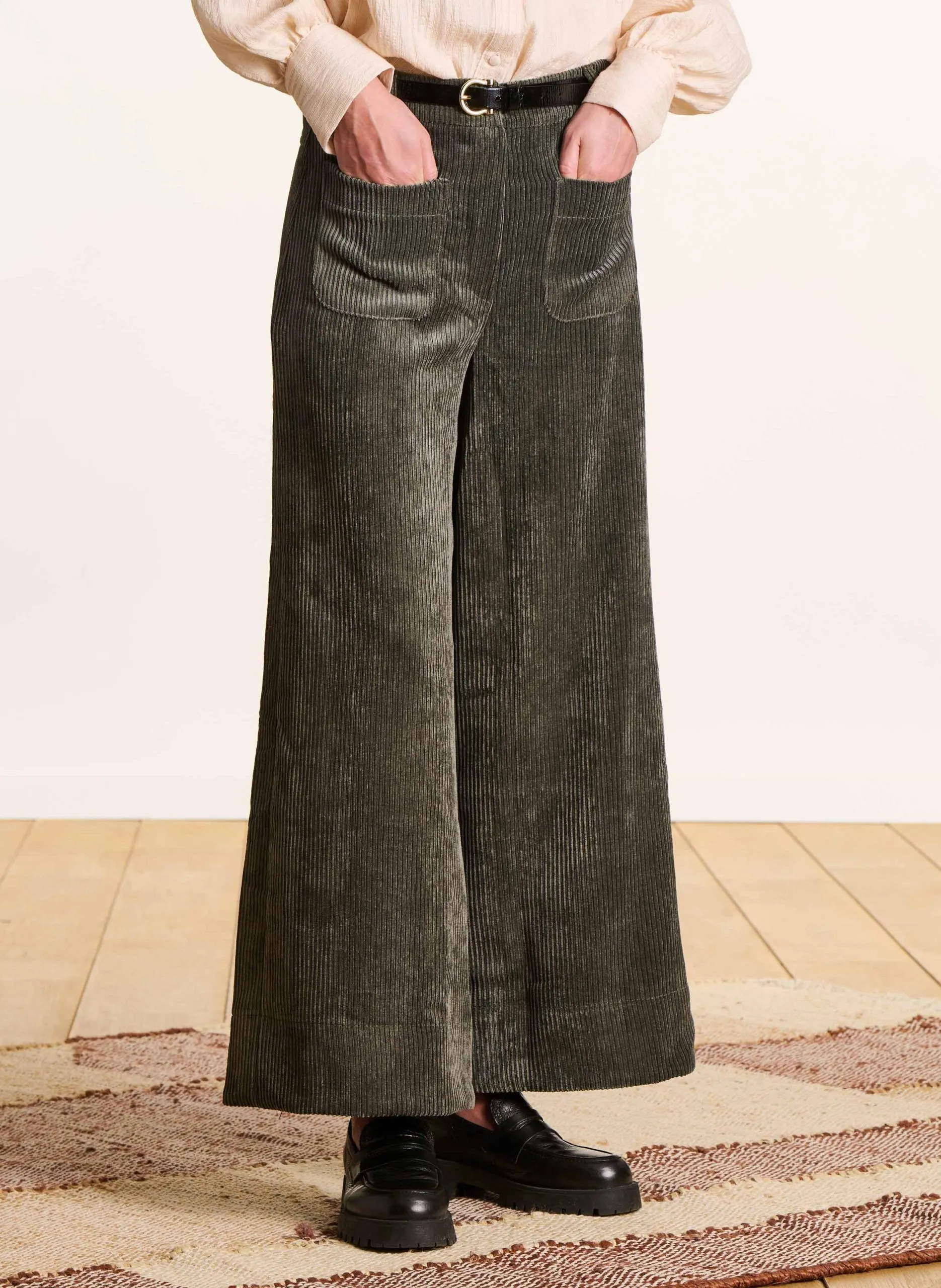 Gekürzte Cordhose Grun