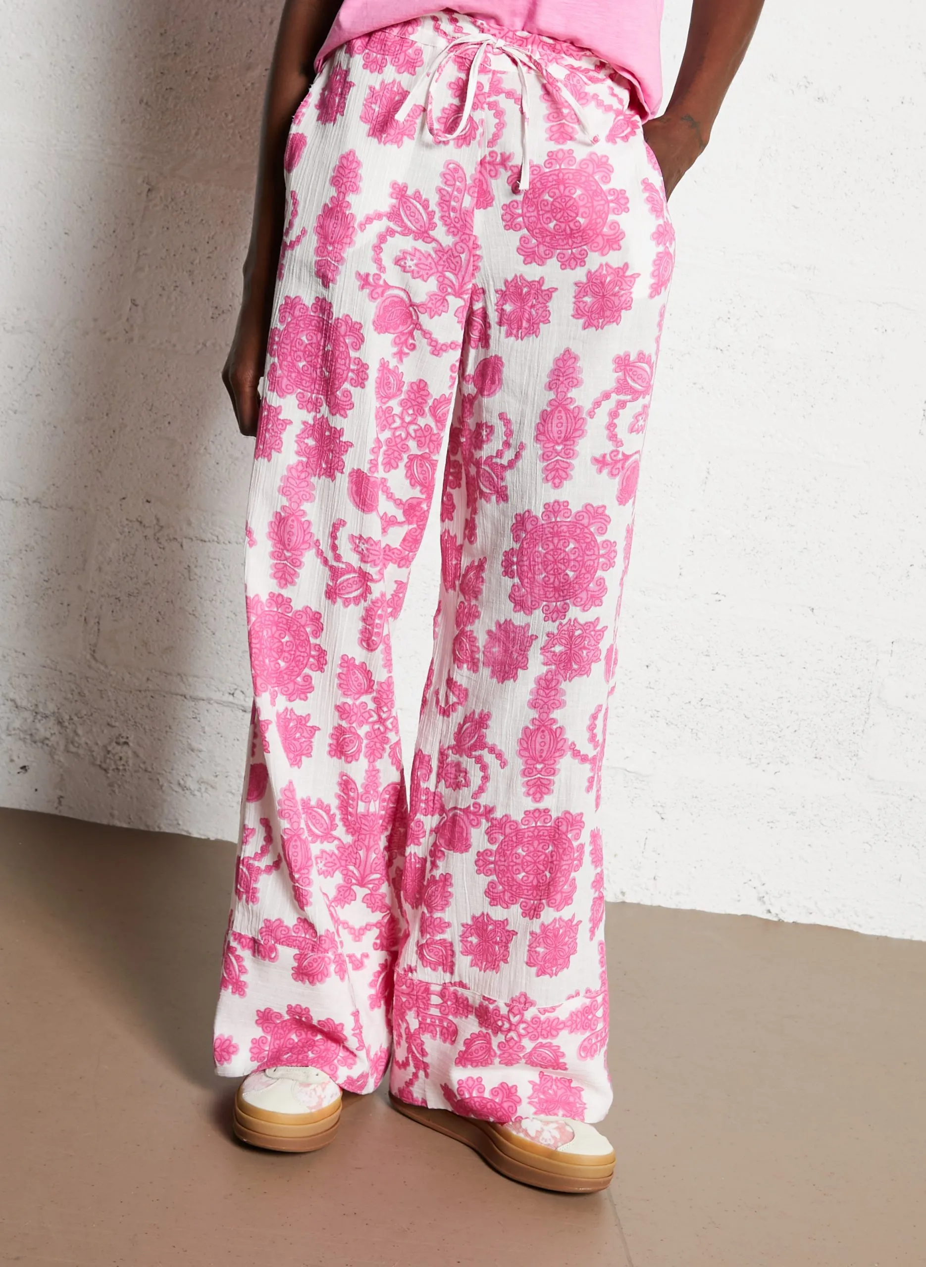 Weit geschnittene Hose aus bedruckter Baumwollmischung Rosa PRINCE BIS