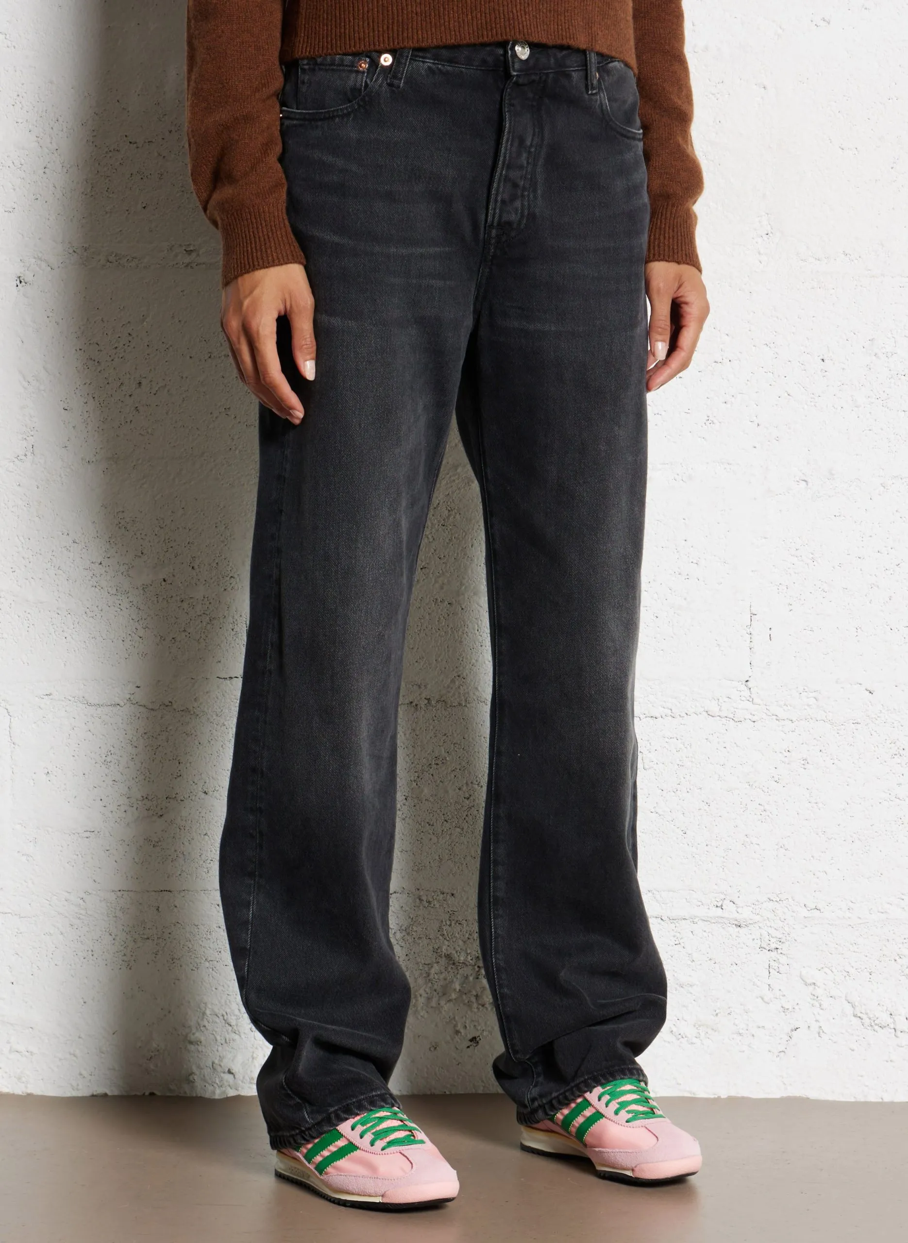 Einfarbige Straight-Jeans mit hohem Bund Schwarz PONY