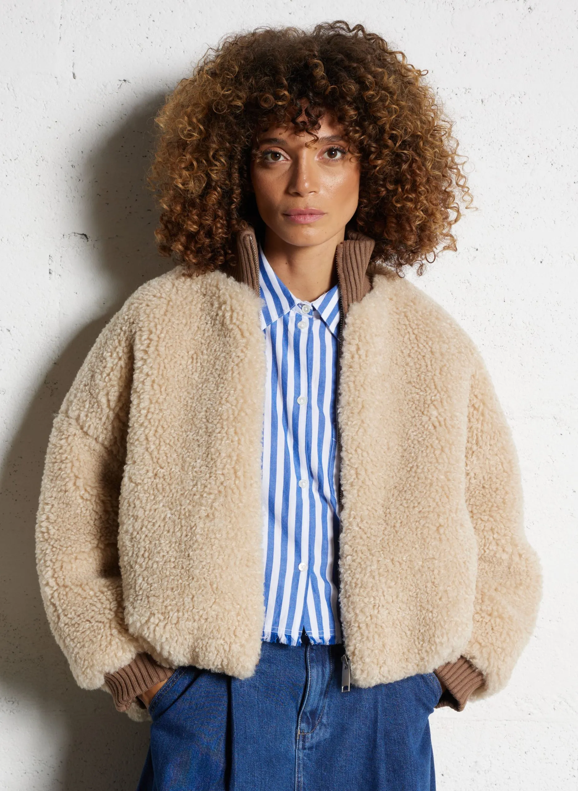 Kunstpelzjacke mit Stehkragen Beige JALLIS