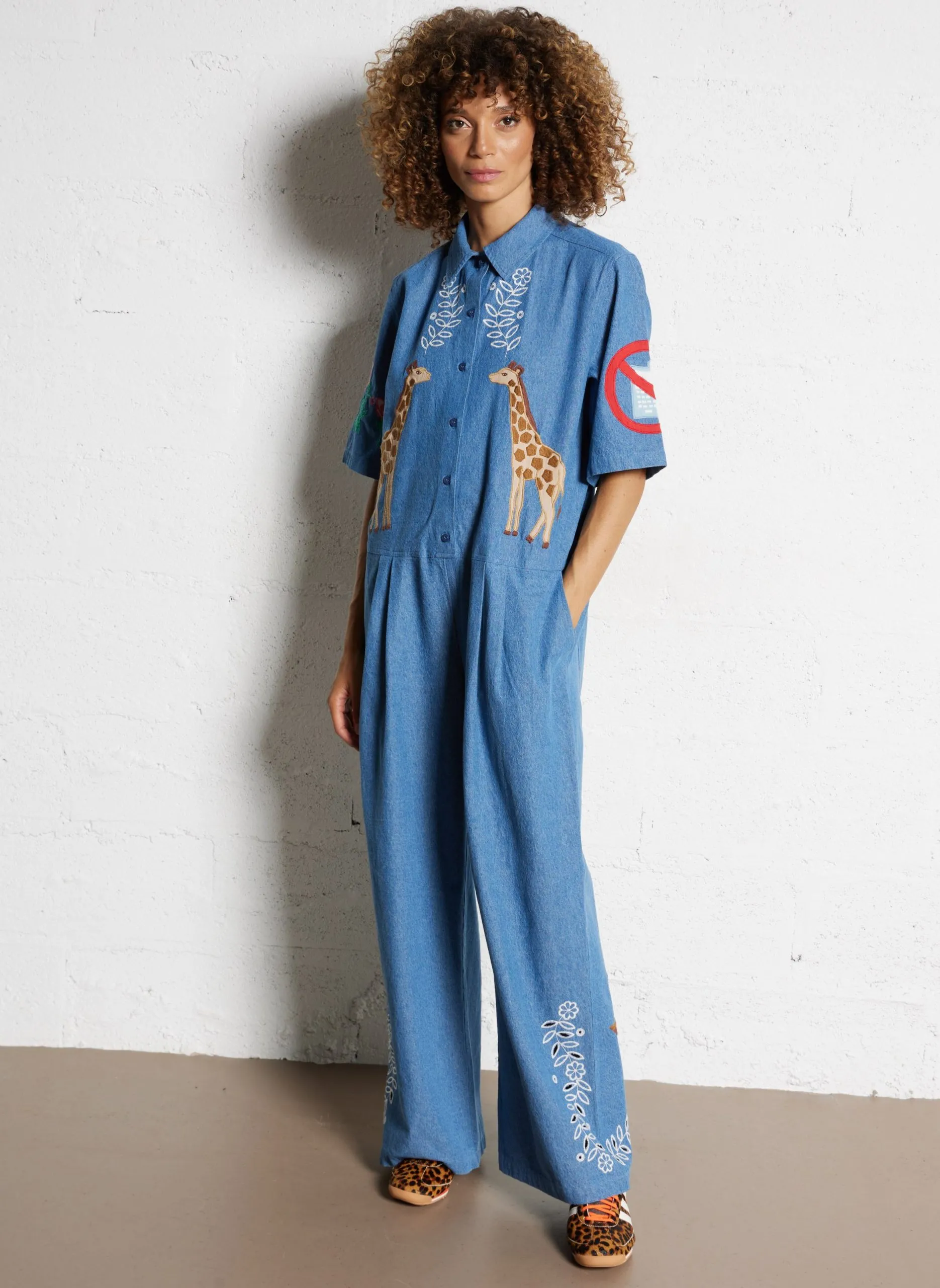 Baumwoll-Jumpsuit mit klassischem Kragen Blau