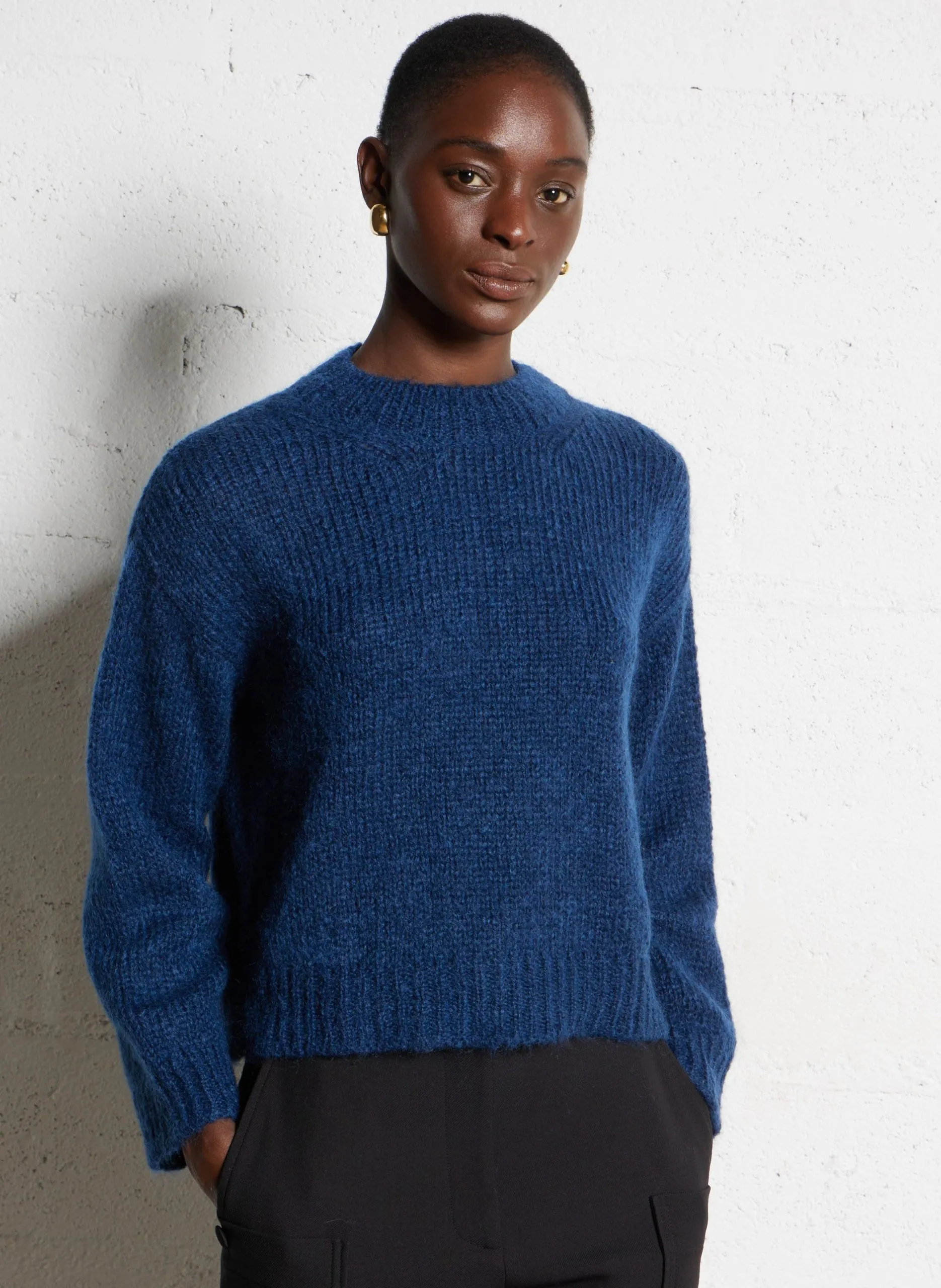 Runder Oversize-Pullover aus gemischtem Kid-Mohair Blau CLAUDE