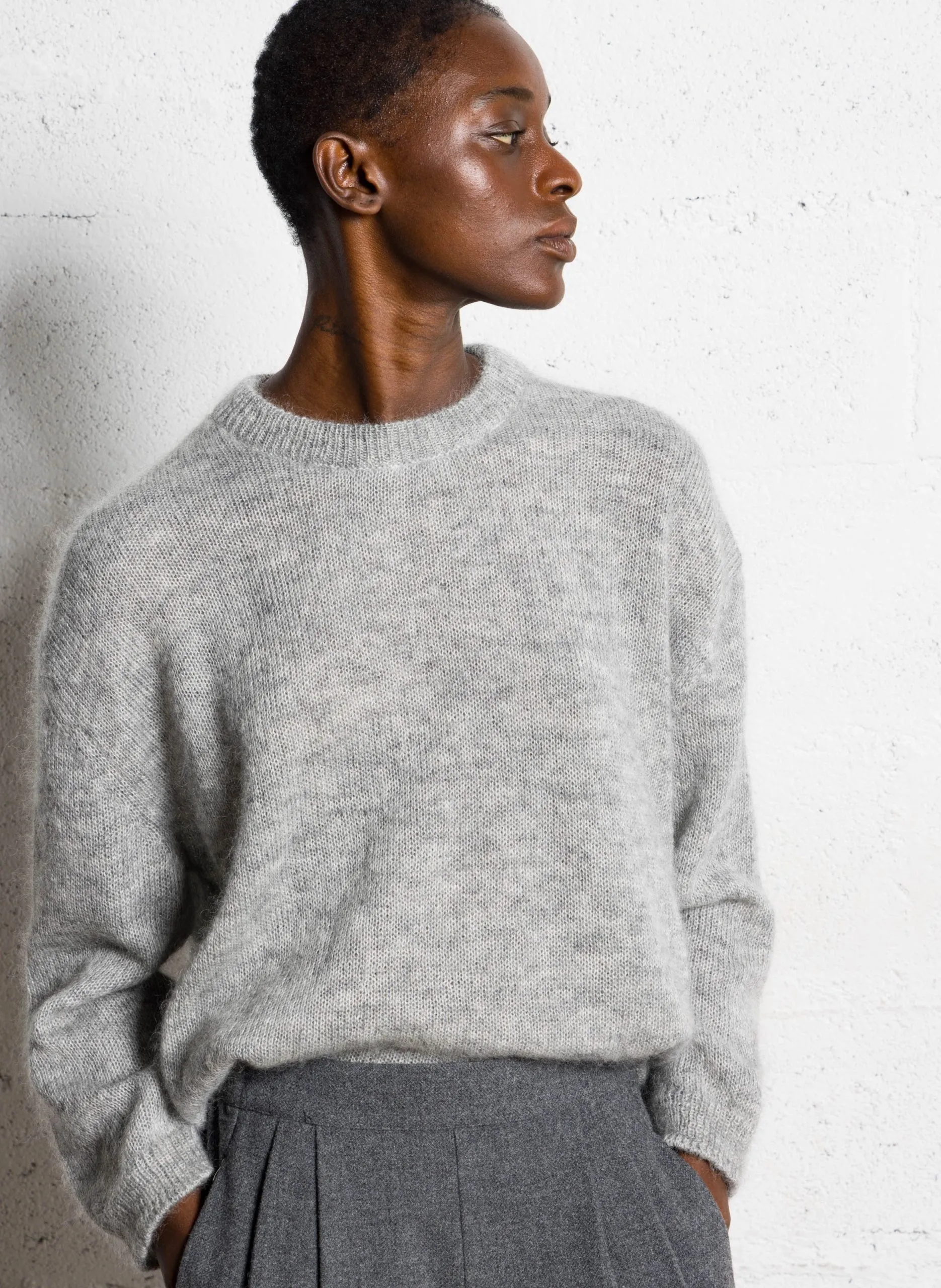 Weiter Rundhalspullover aus Mohair-Mix Silber EVANNA