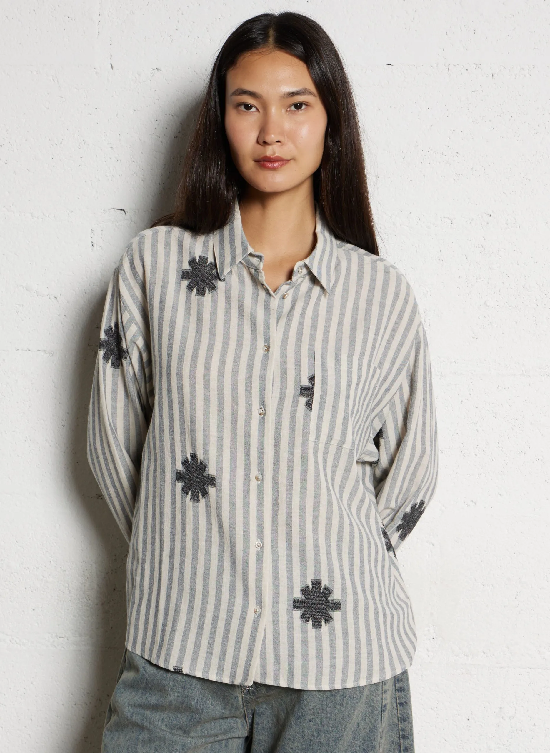 Oversize Hemd aus gestreifter Baumwollmischung Schwarz ELISA