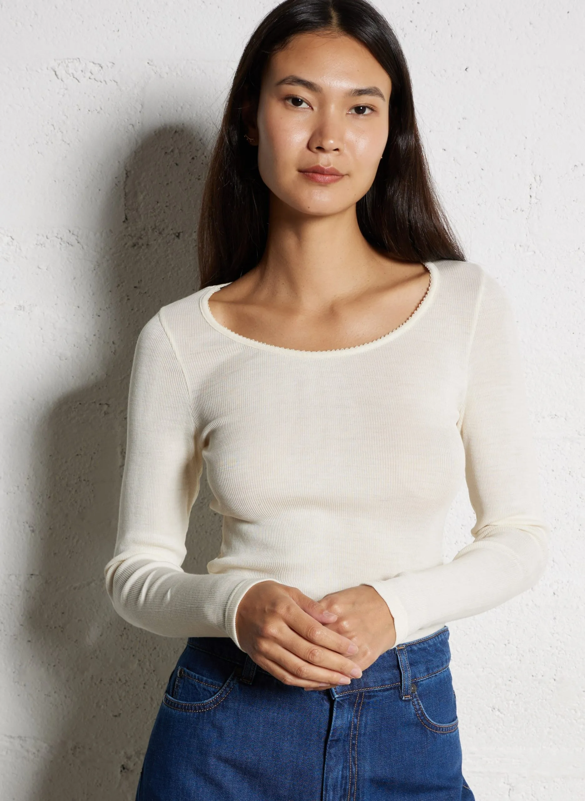 Einfarbiges langärmliges T-Shirt Beige