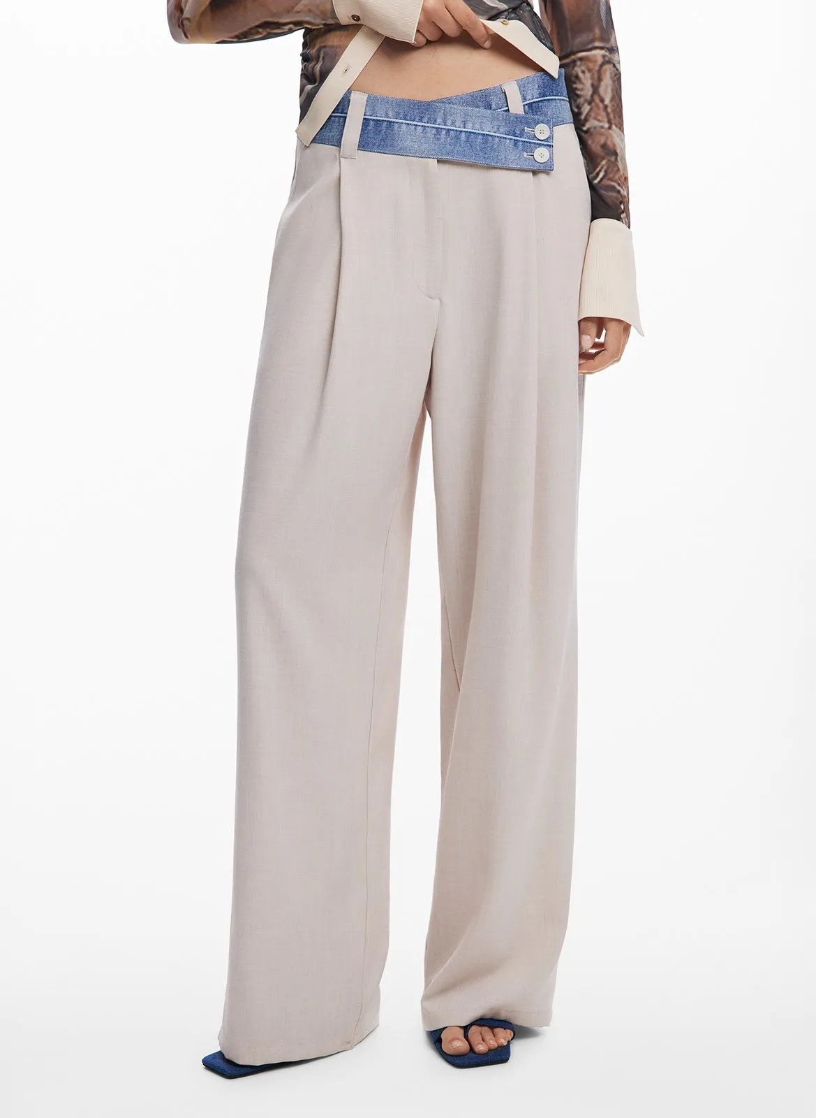 Gerade Hose mit Falten und Details aus Denim Weiss