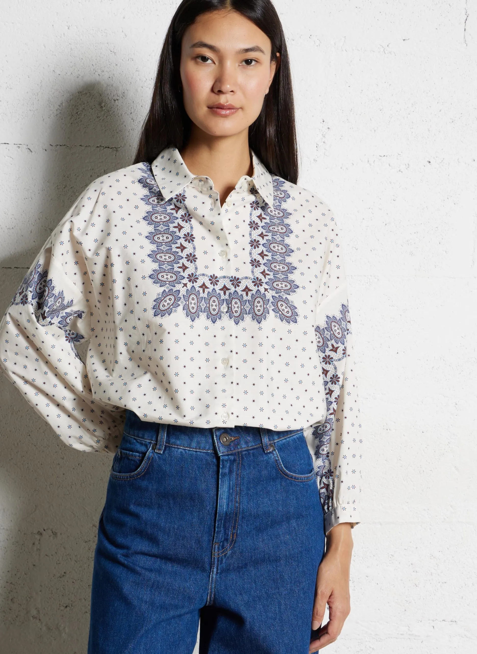 Capri - Einfarbige Oversize-Bluse Weiss ADDA