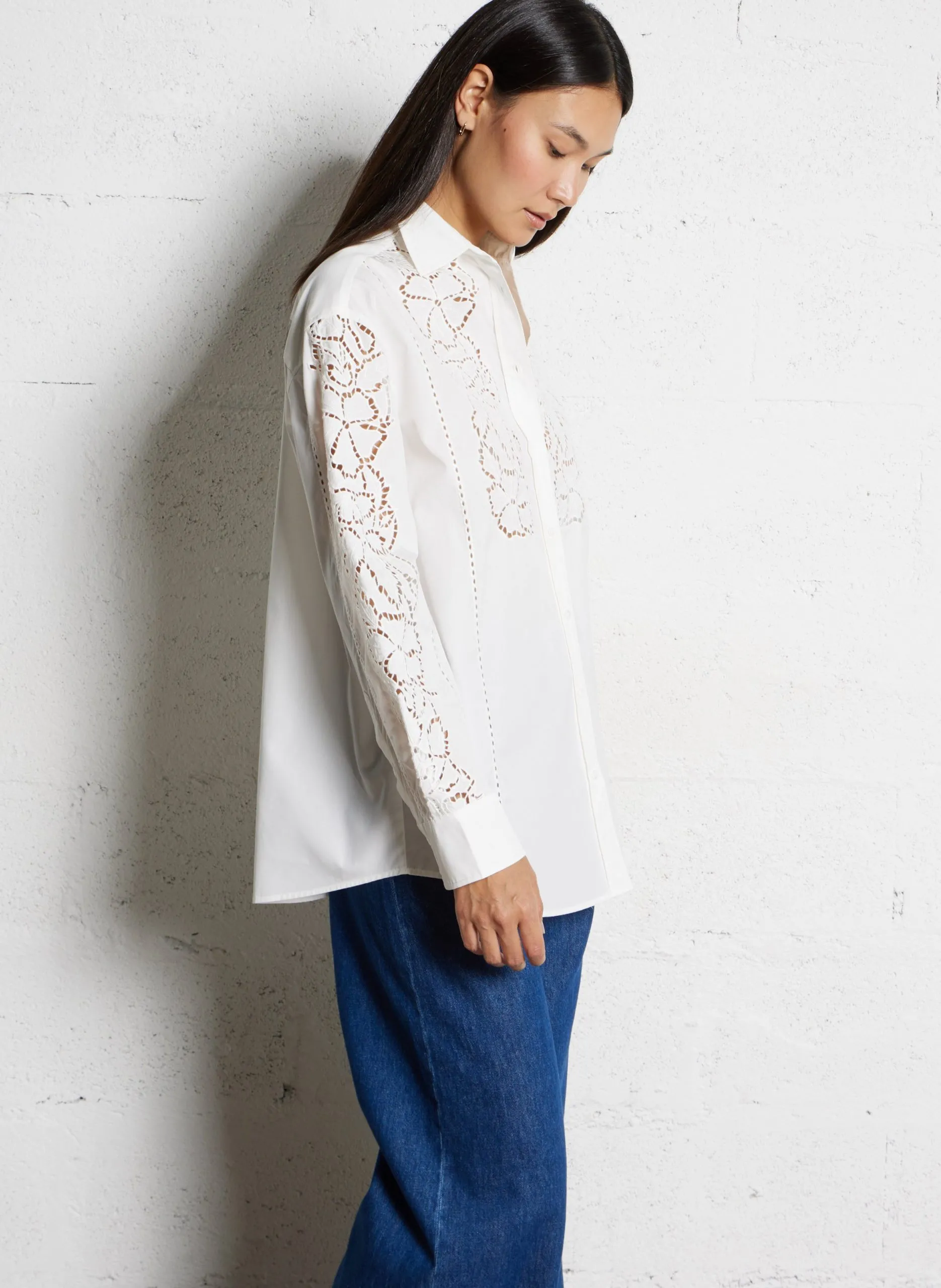 Weit geschnittene Baumwollbluse mit klassischem Kragen Weiss ELMI