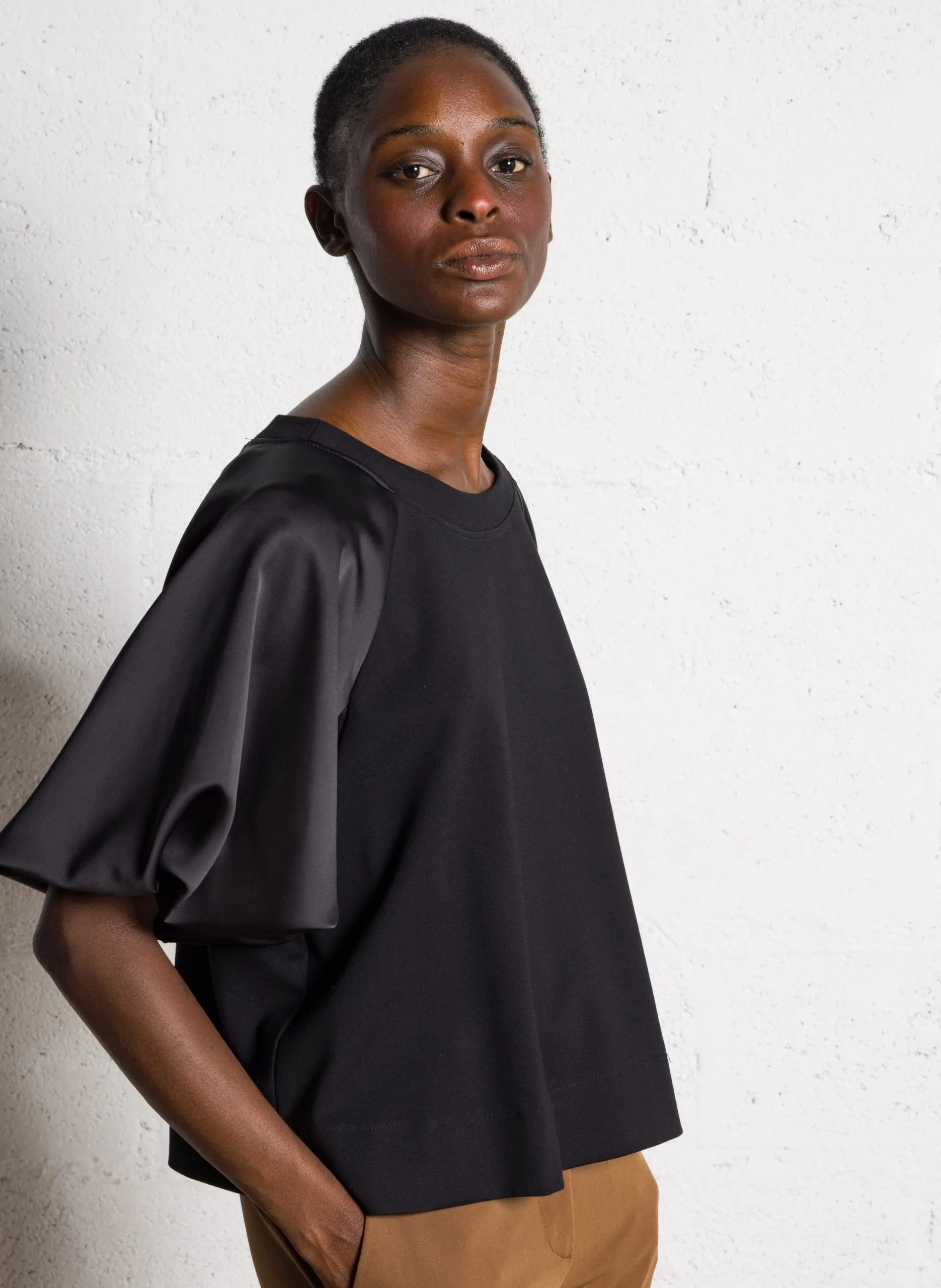 Weit geschnittenes Rundhals-Top Schwarz