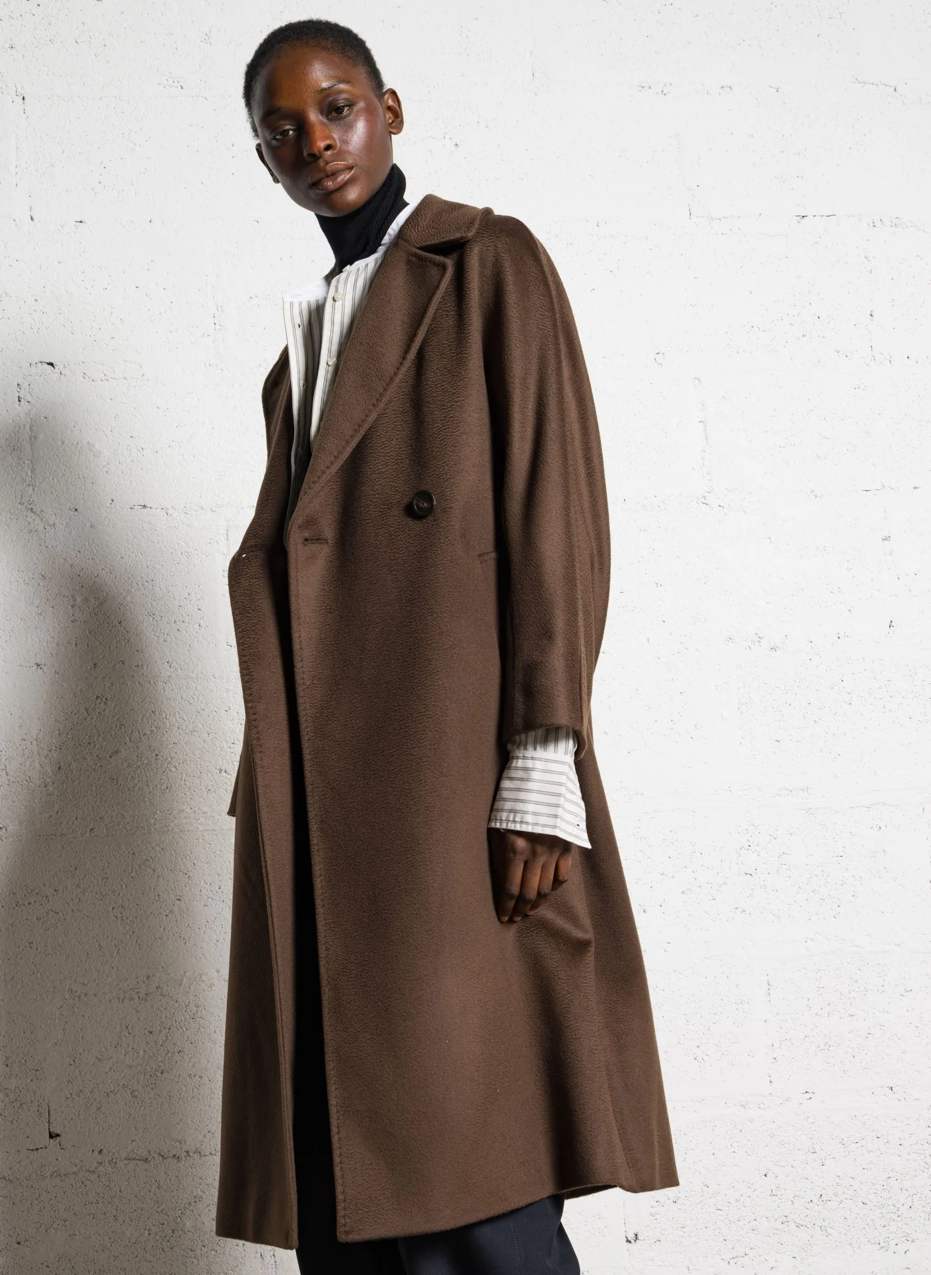 Cocoon-Mantel aus Wolle mit Reverskragen Braun RESINA
