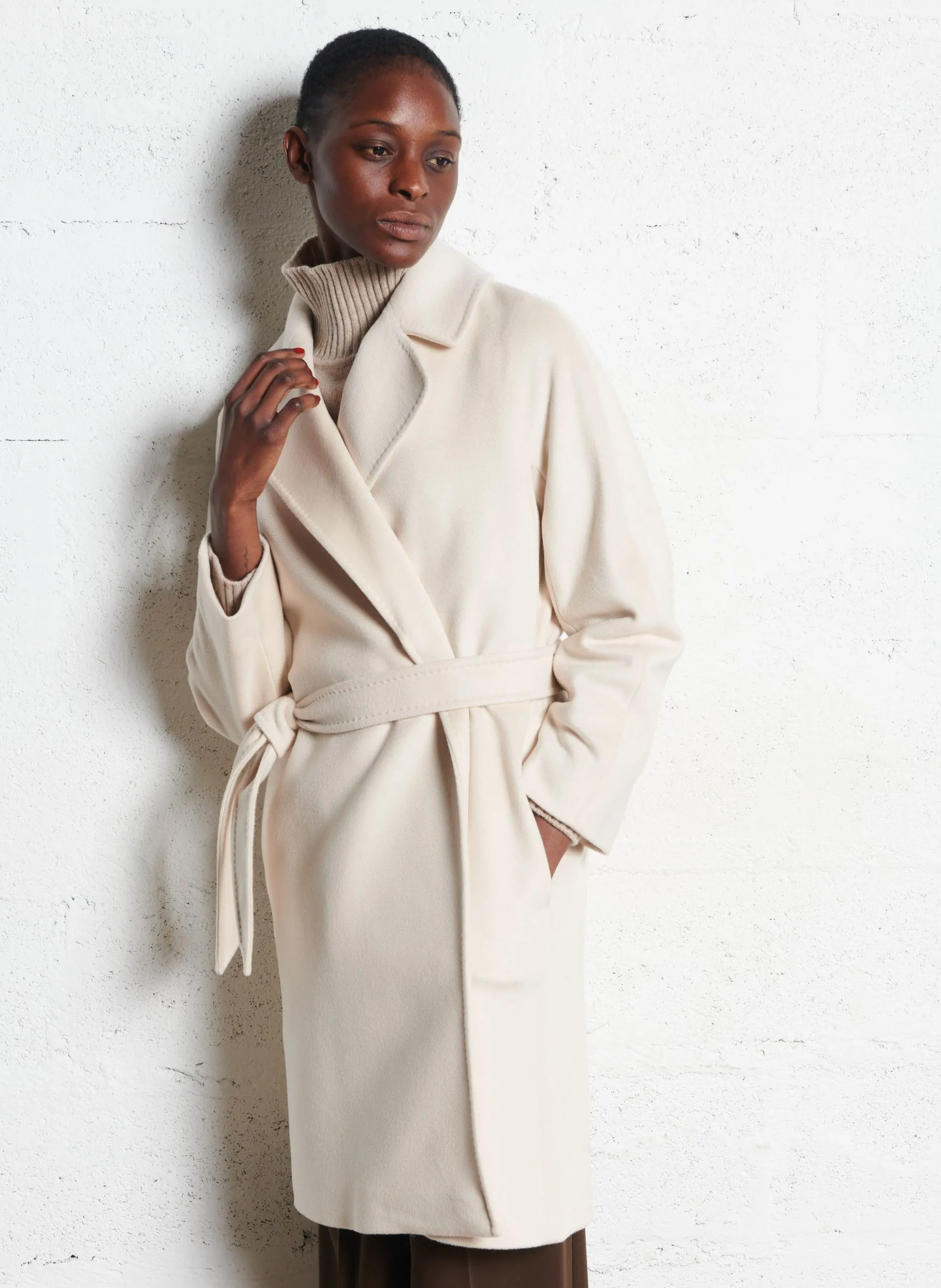 Cocoon-Mantel aus Wolle mit Reverskragen Weiss CORTE