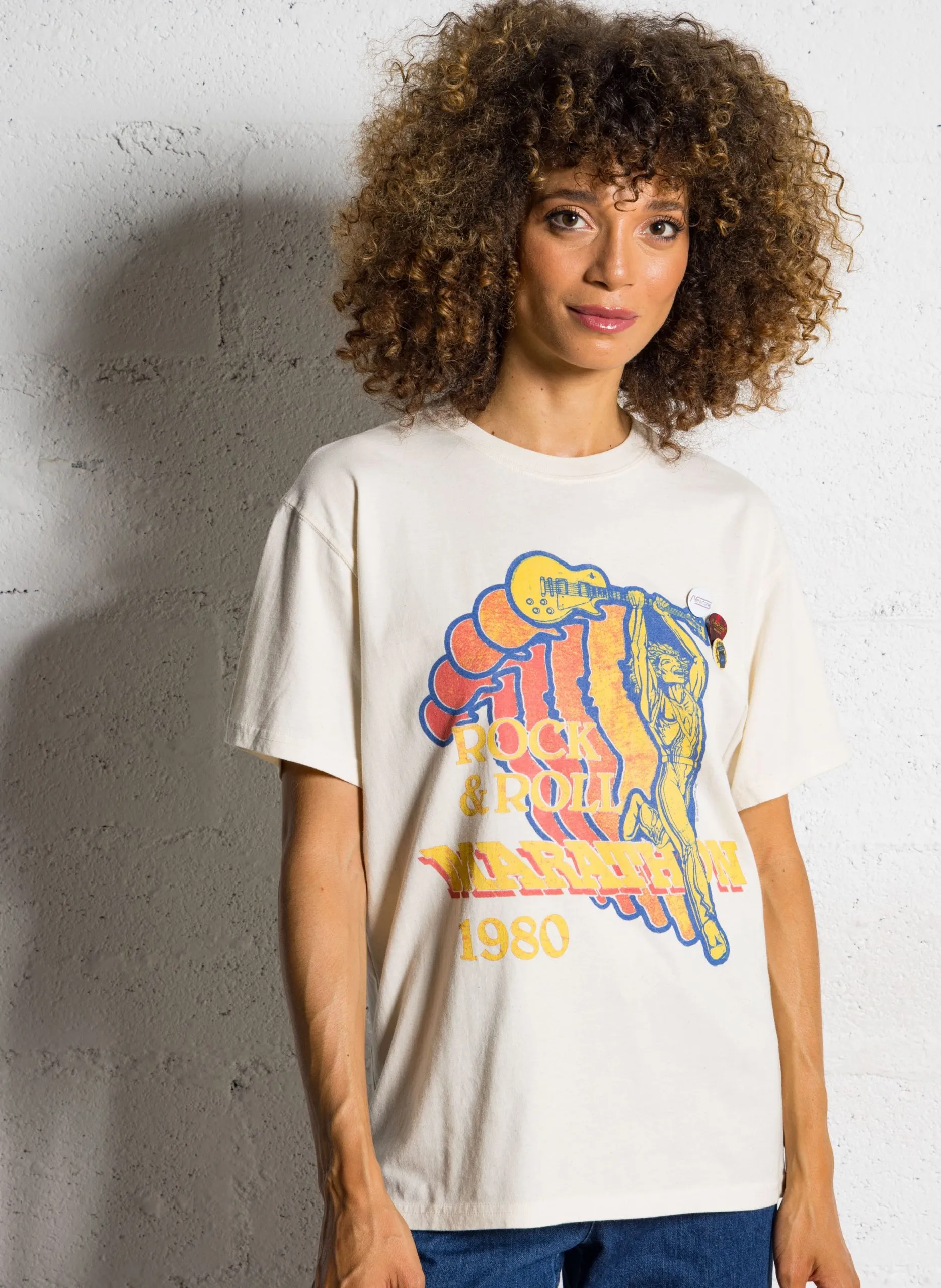 Gerade geschnittenes Rundhals-T-Shirt aus Baumwolle mit Siebdruck Beige TSTTED